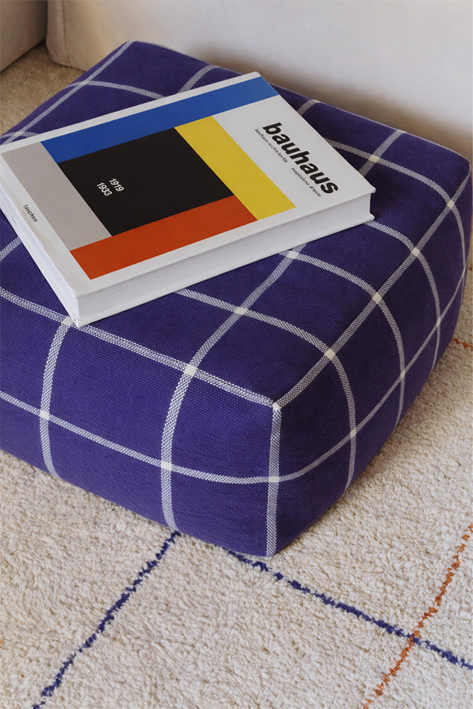 lorena-canals-pouf-geo-block-navy-blue-pouf-tiss-bauhaus image 4