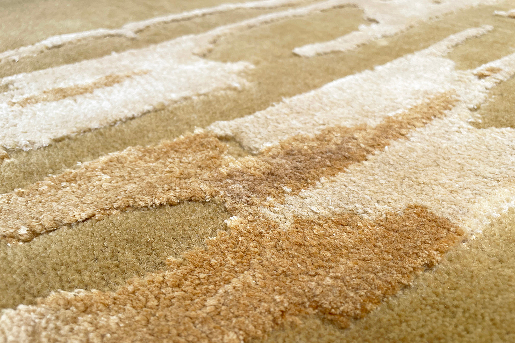 serge-lesage-tapis-stretch-or-monochrome-dor image 3