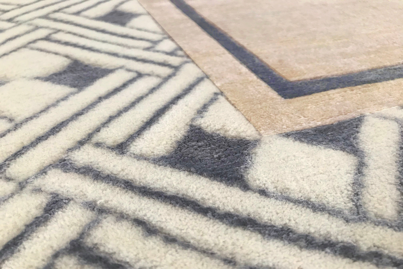 serge-lesage-tapis-scott-tapis-art-d-co-g-om-trique-contrast-sur-mesure image 3