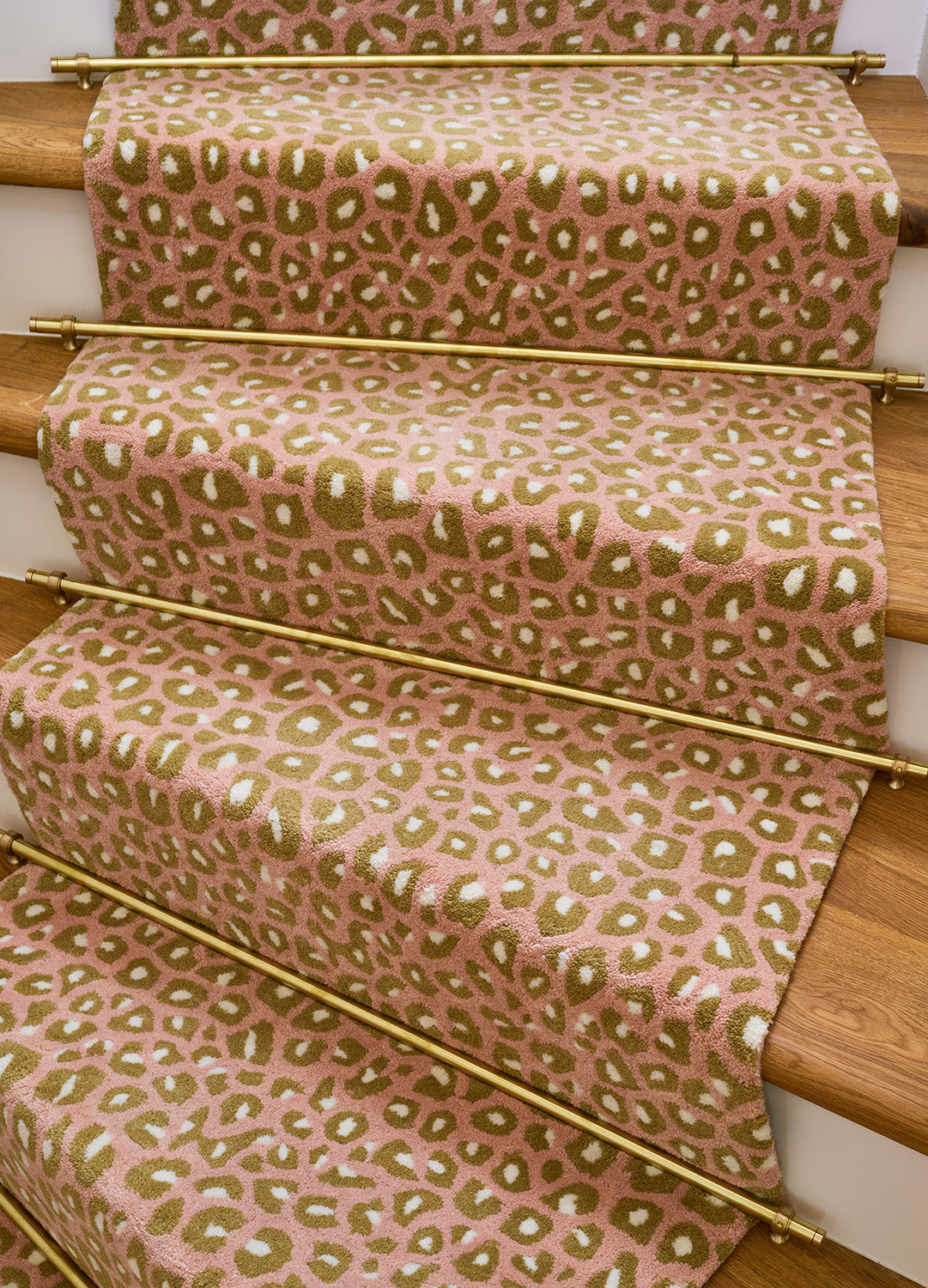 toulemonde-bochart-l-opard-rose-tapis-contemporain-fait-main-tuft-main-en-laine- image 5