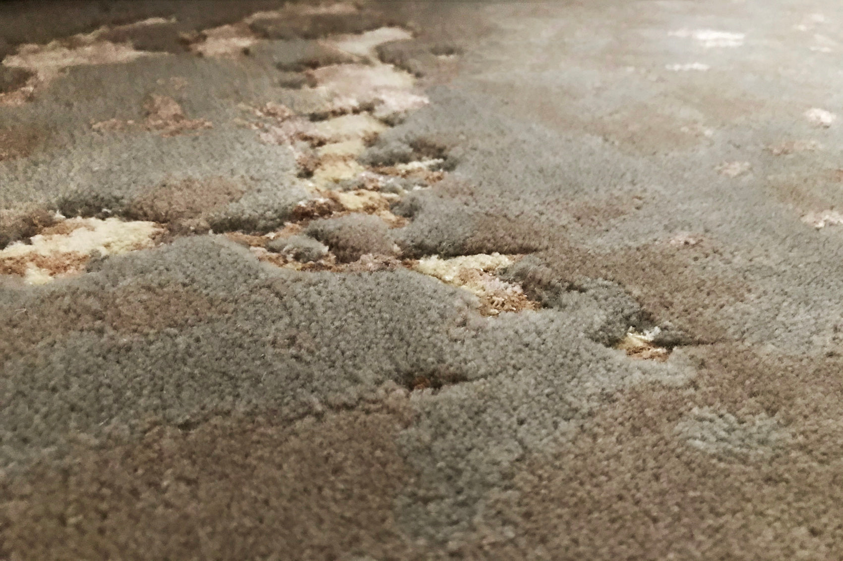 serge-lesage-top-sauge-poudr-e-tapis-impressionniste-dor image 3