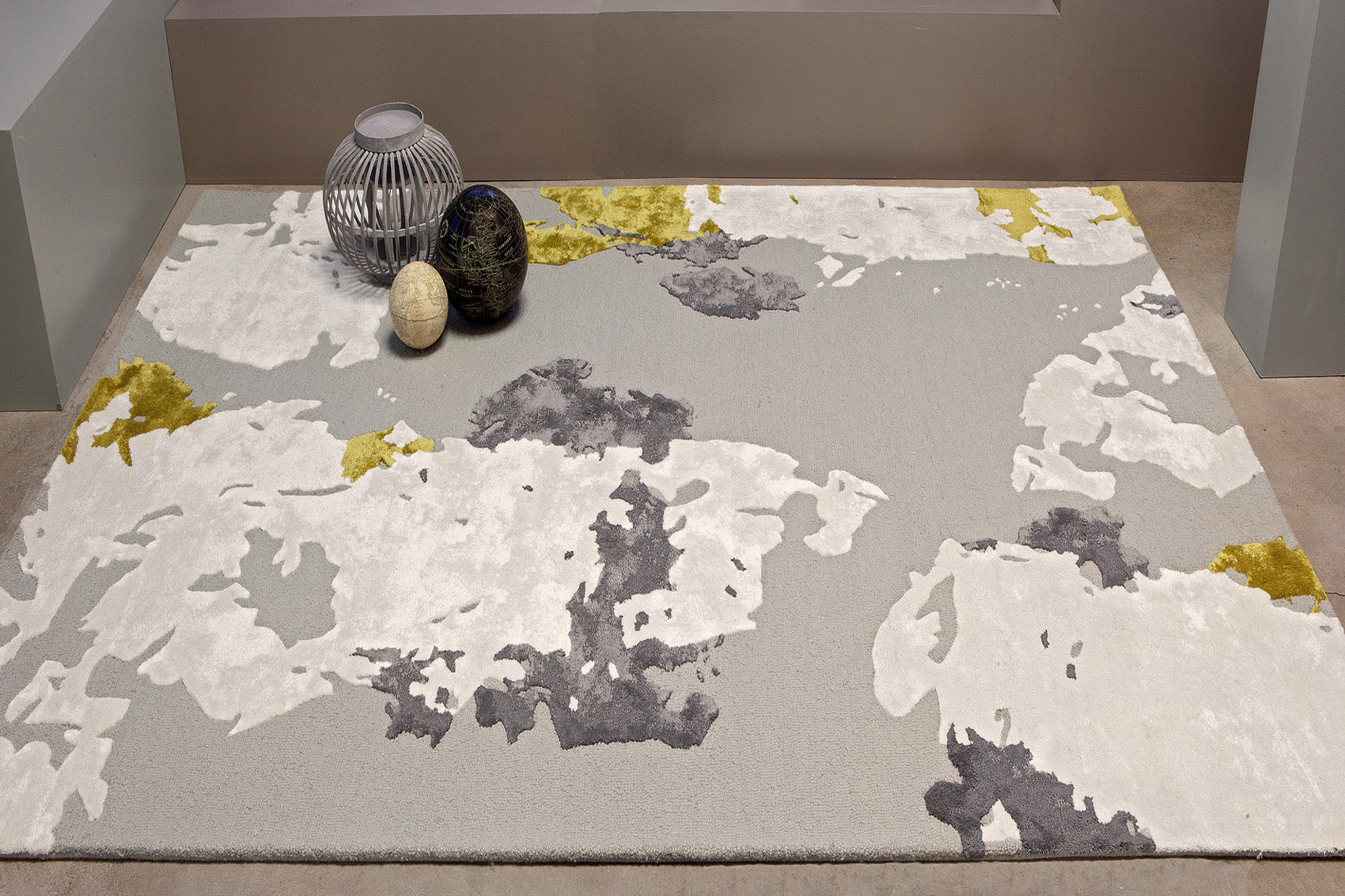 serge-lesage-tapis-world-gris-tendre image 1