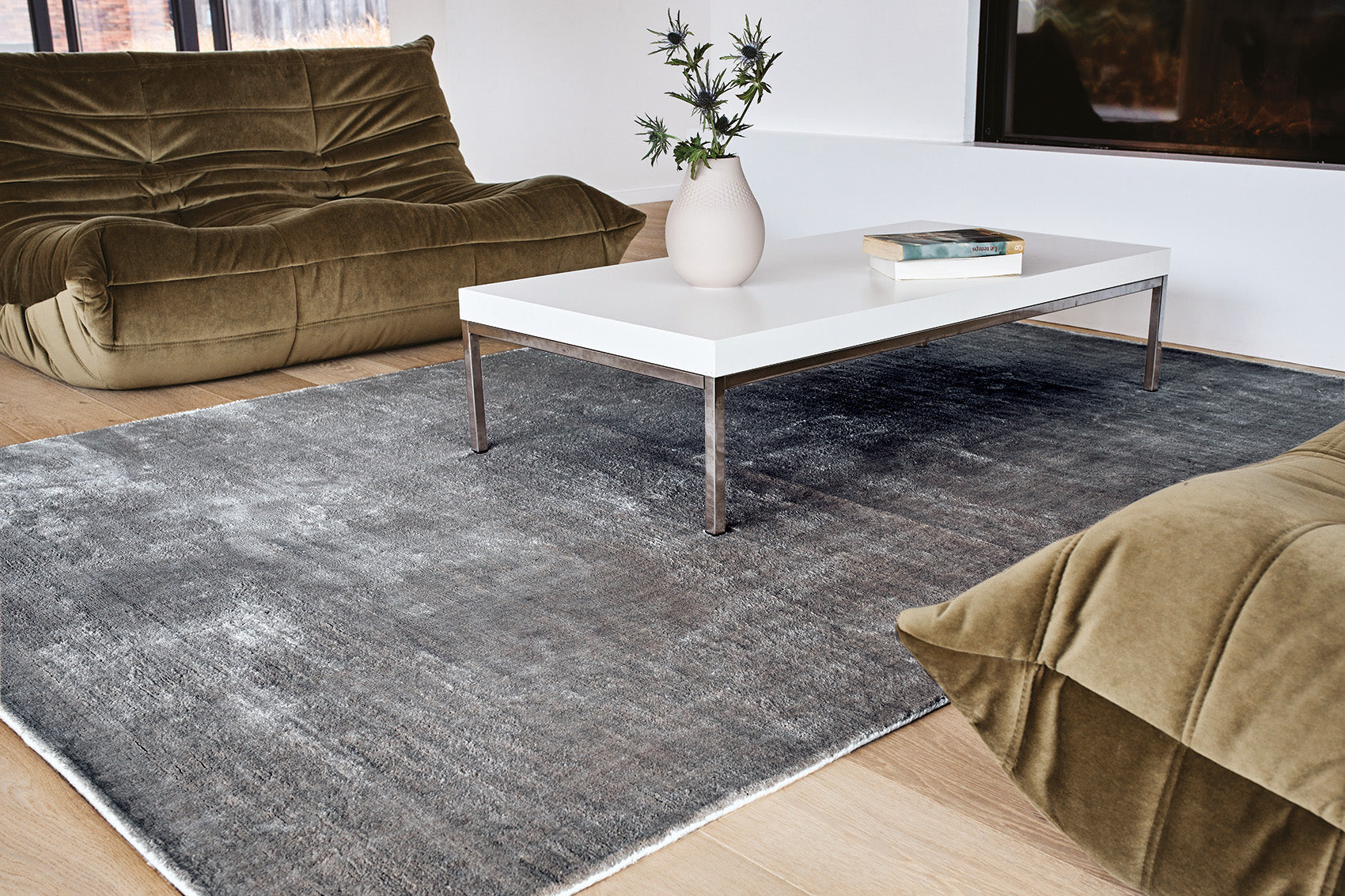 serge-lesage-hampton-acier-tapis-viscose-200x300 image 2