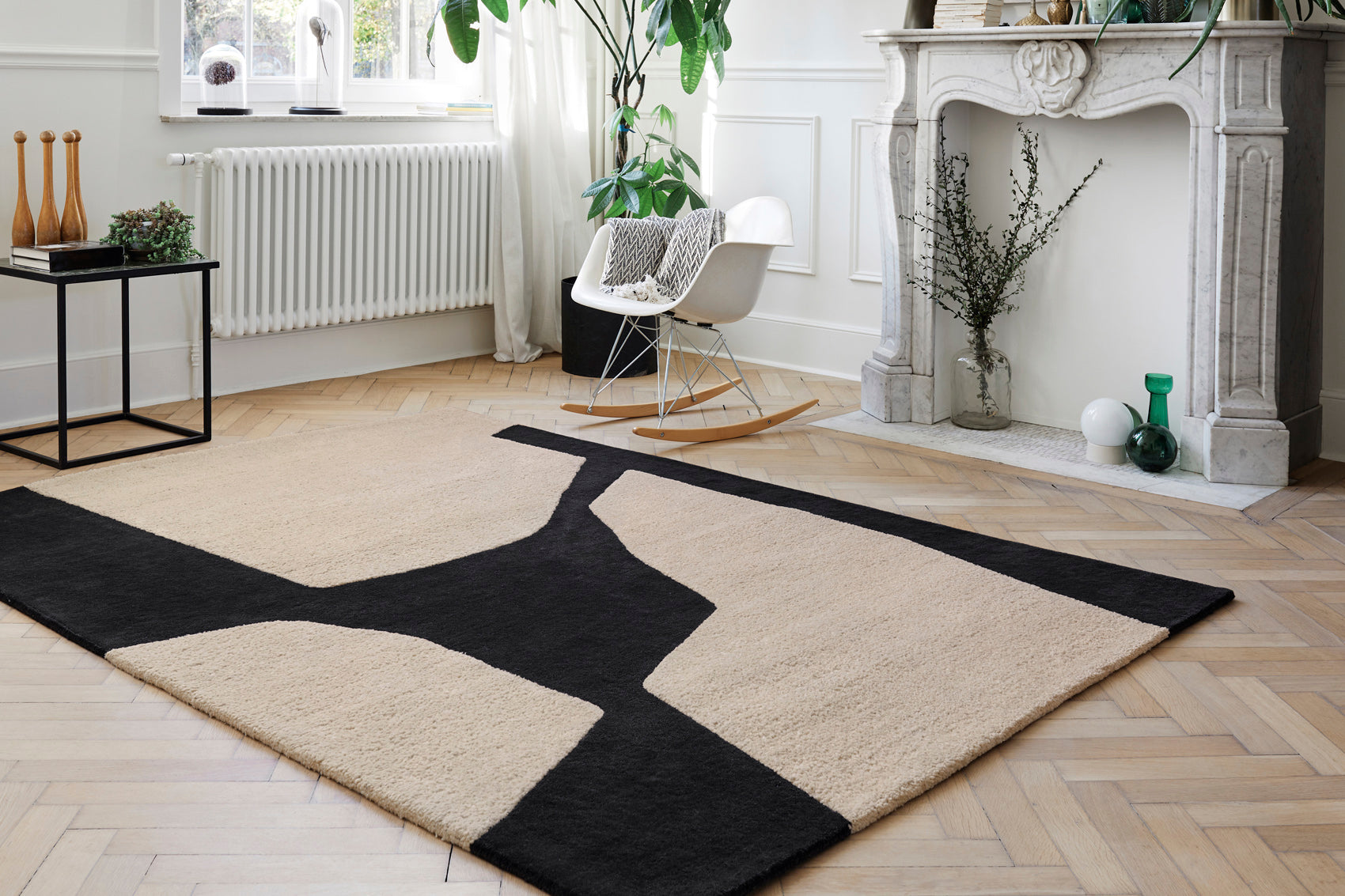 serge-lesage-tapis-limaa-noir-blanc image 1