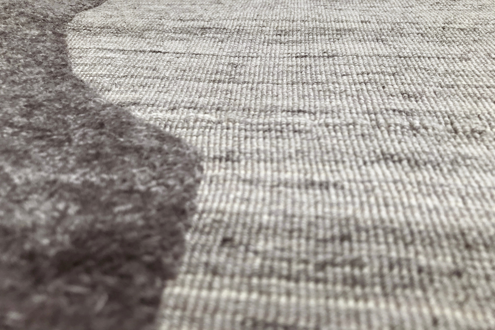 serge-lesage-tapis-flow-3-gris-plume image 3