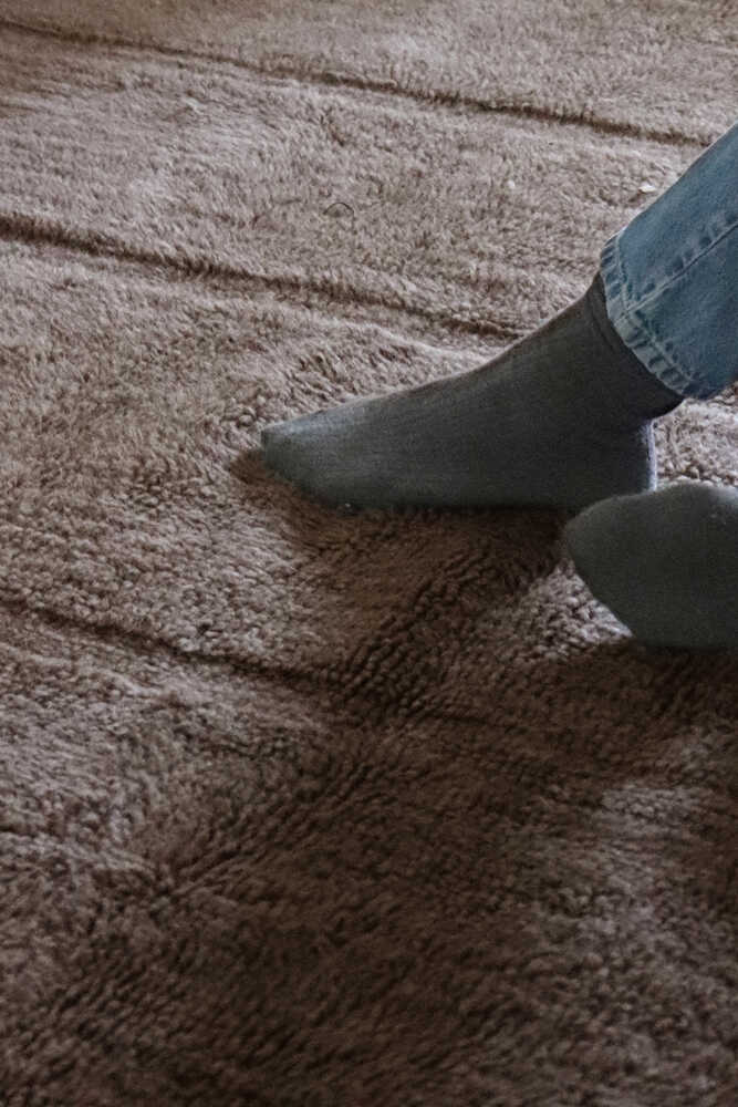 lorena-canals-tapis-woolable-steppe-sheep-brown-tapis-en-laine-lavable image 4