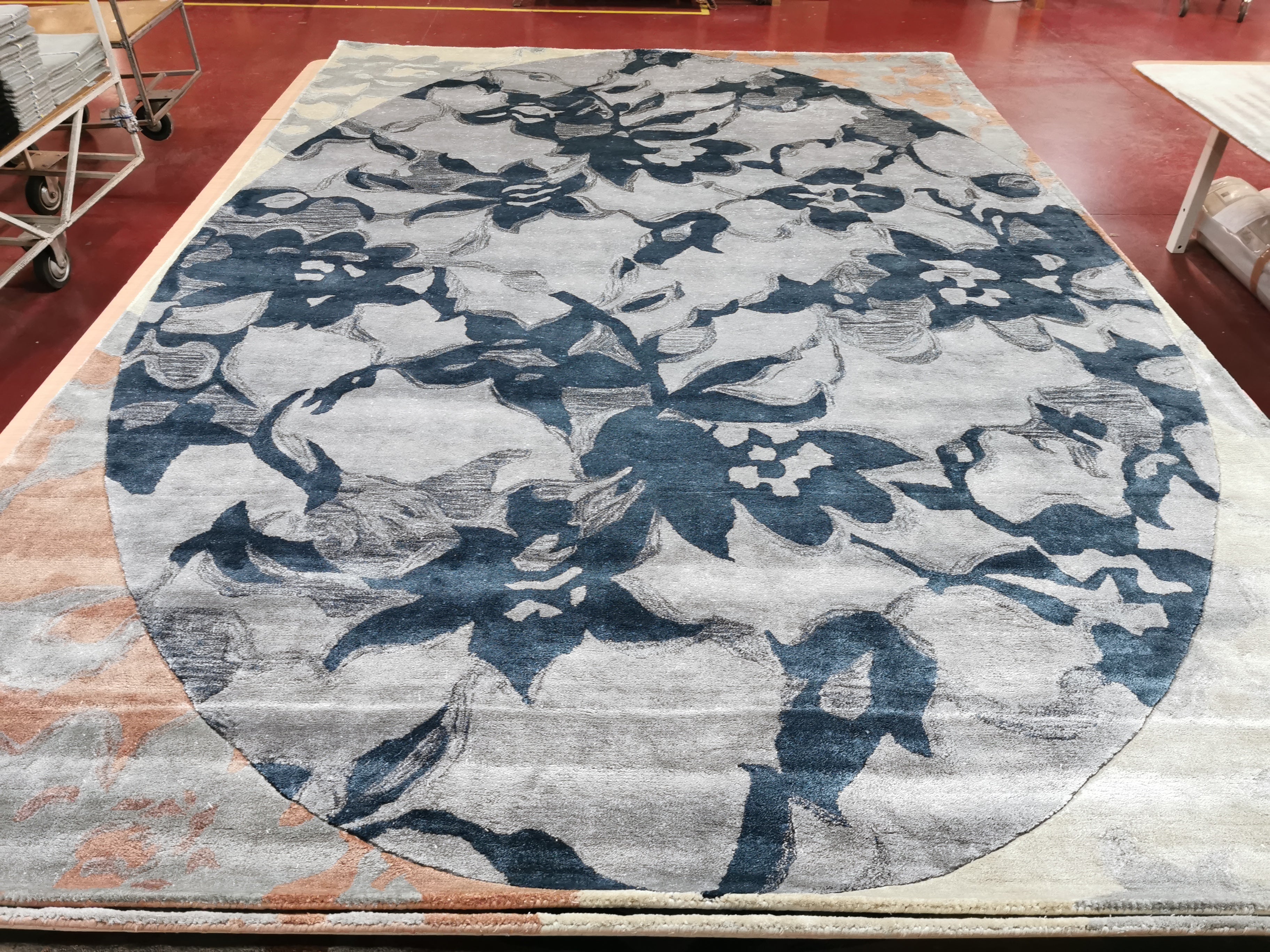 serge-lesage-antoinette-praline-200x300-tapis-contemporain-iconics image 2