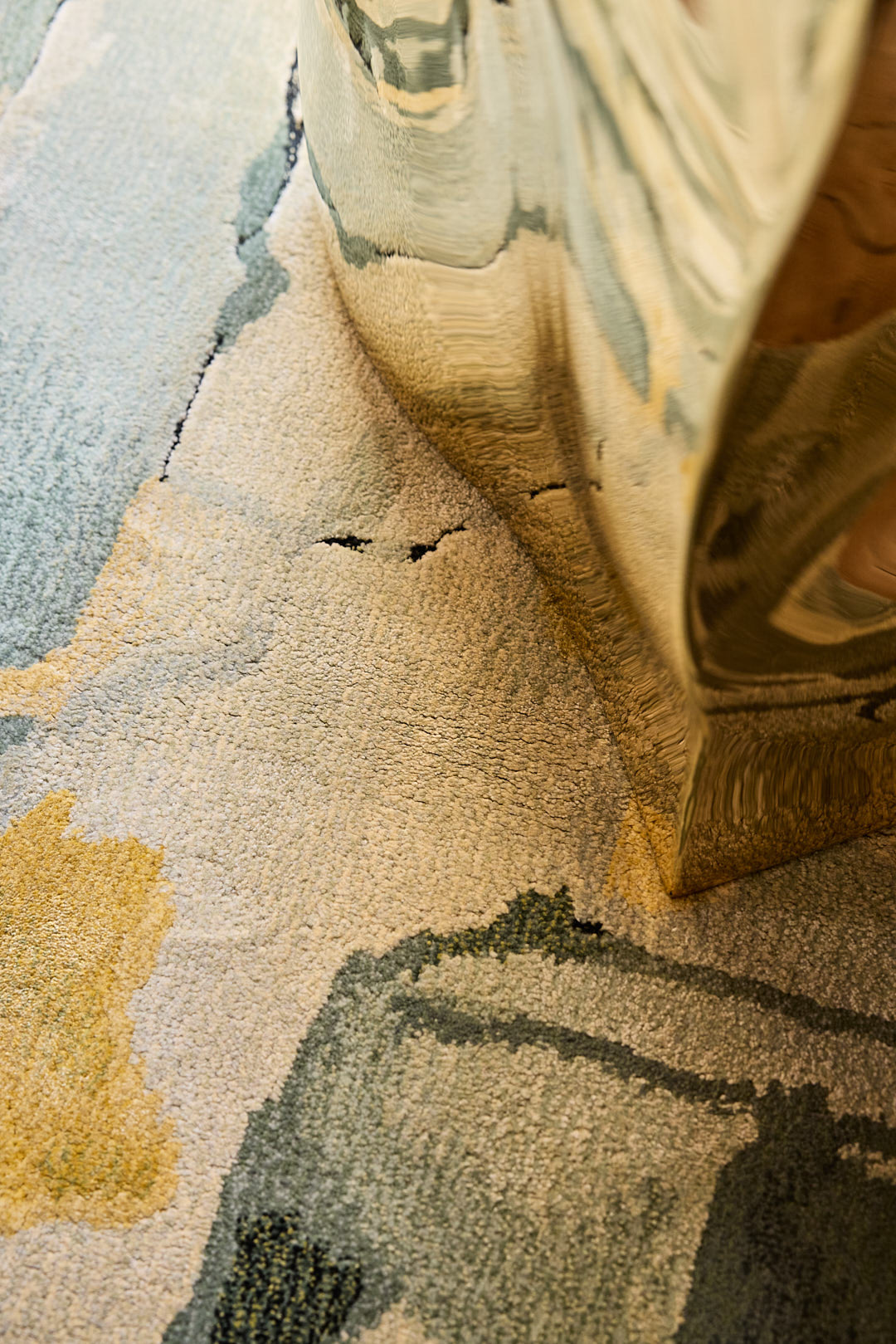serge-lesage-tapis-andaria-azur-tapis-contemporain-fait-main image 4