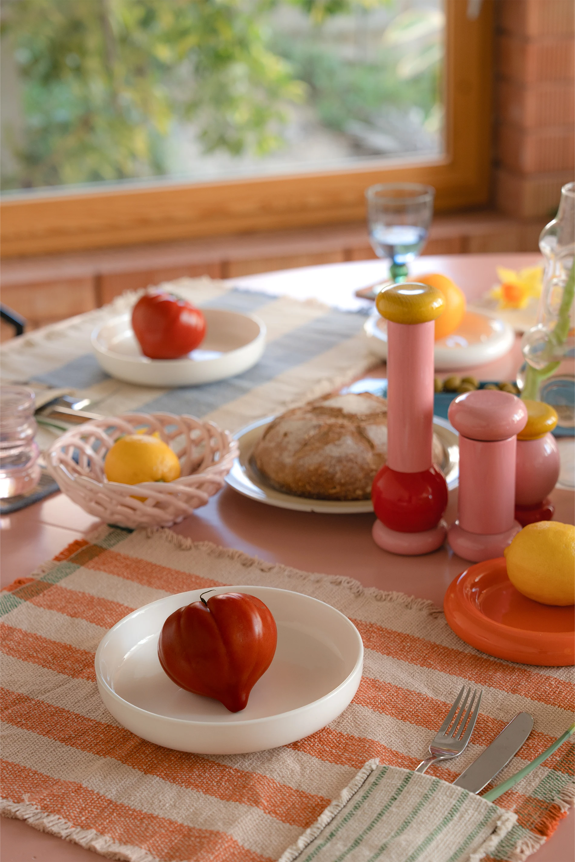 lorena-canals-pack-de-2-sets-de-table-handloom-avec-poche-terracotta image 5