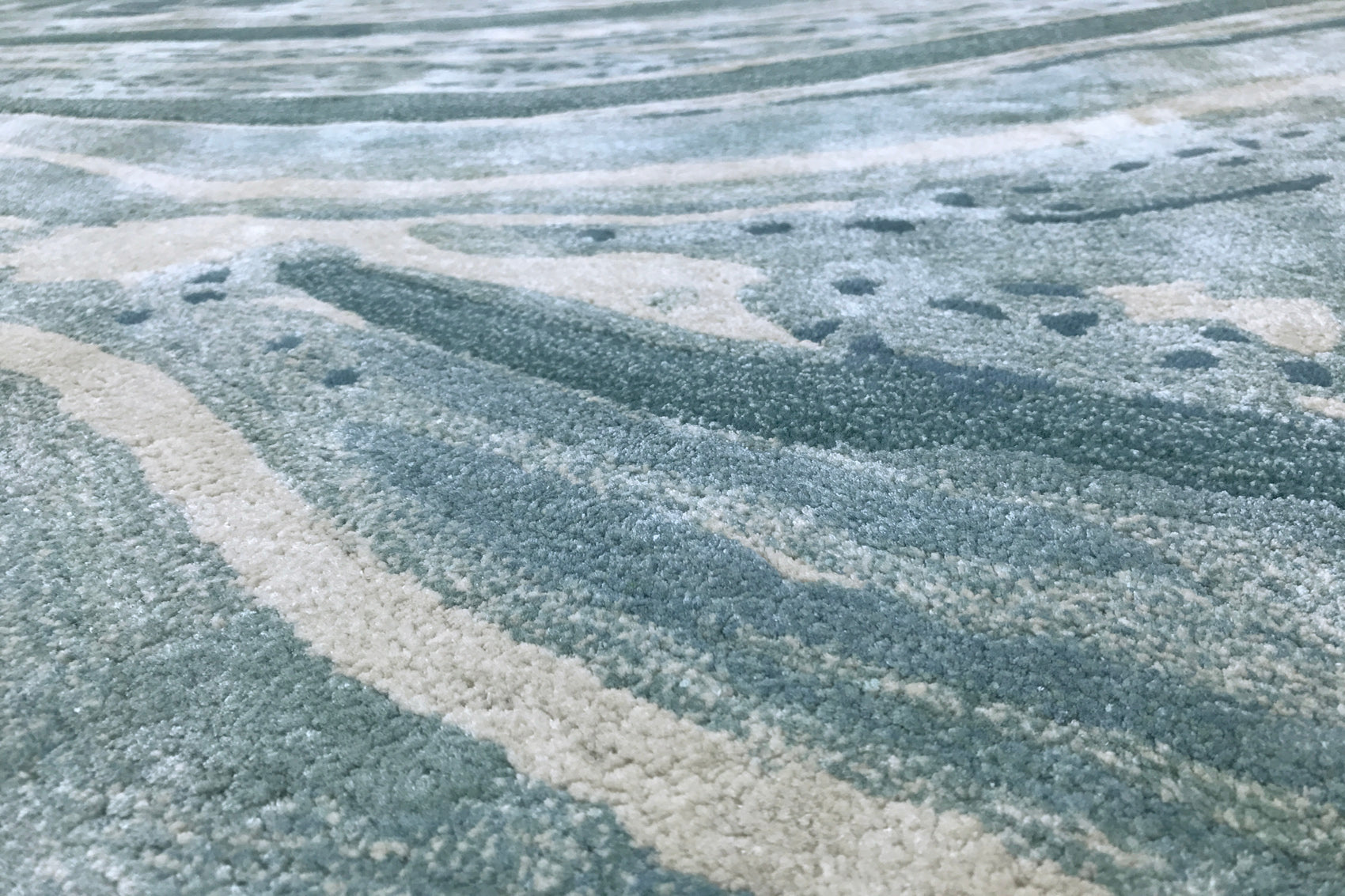 serge-lesage-tapis-exclusive-bleu-blanc-marbr-sur-mesure image 3