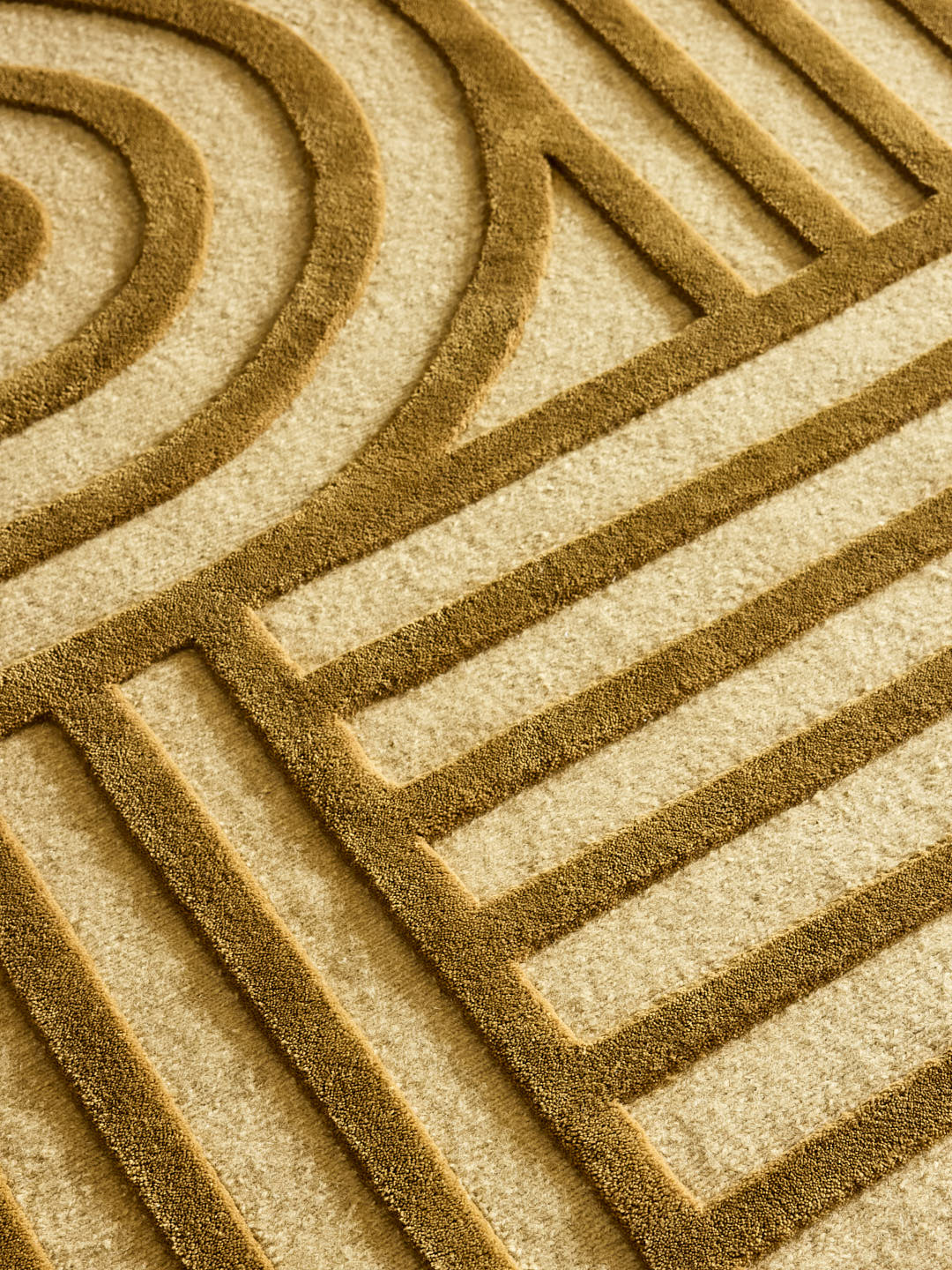 serge-lesage-tapis-nowee-moutarde-tapis-contemporain-graphique image 3