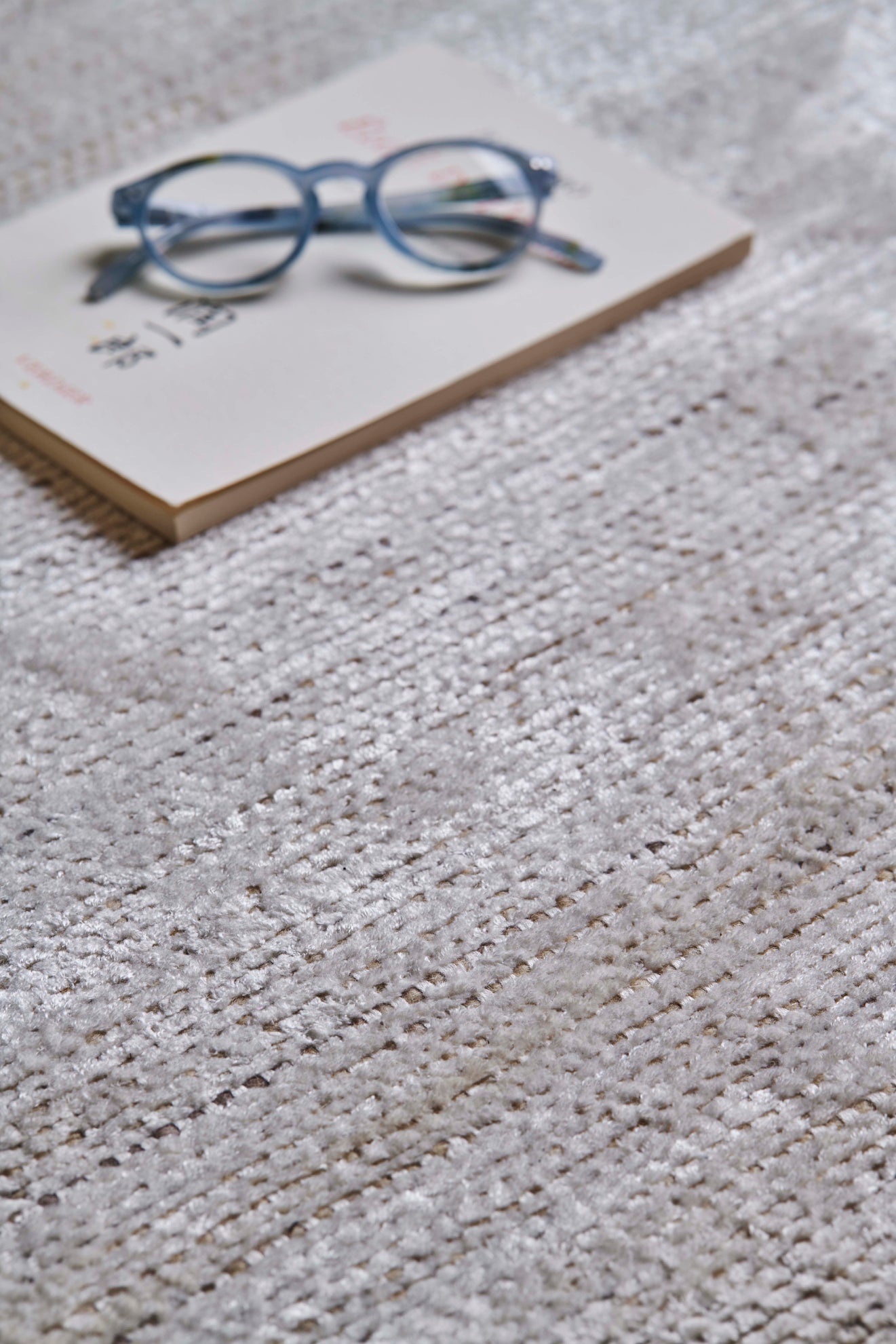 toulemonde-bochart-dotty-craie-tapis-beige-laine-et-bambou-tiss-main image 4