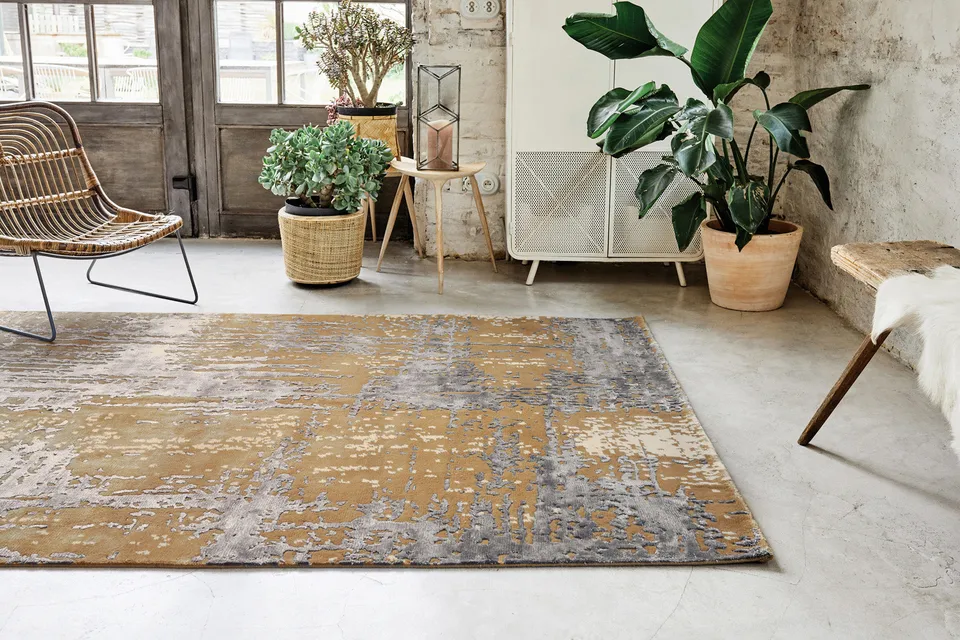serge-lesage-used-caramel-tapis-nou-main-laine-et-soie-v-g-tale image 1