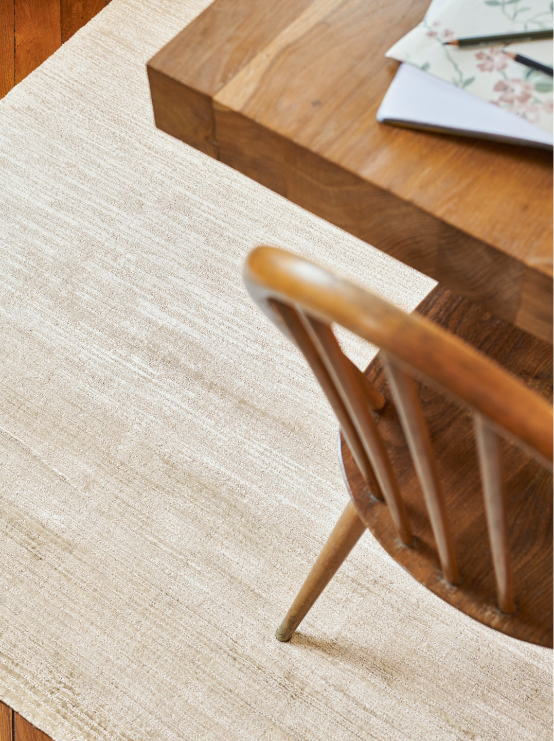 toulemonde-bochart-glam-gris-perle-tapis-fibre-de-bananier-tiss-main image 3