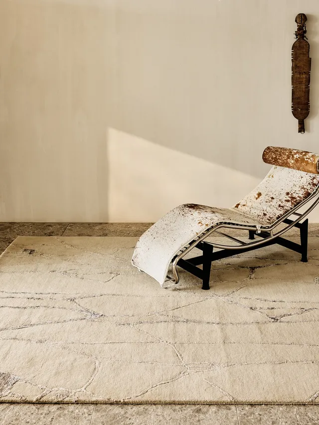 serge-lesage-craquel-tapis-contemporain-gris-cr-me image 1