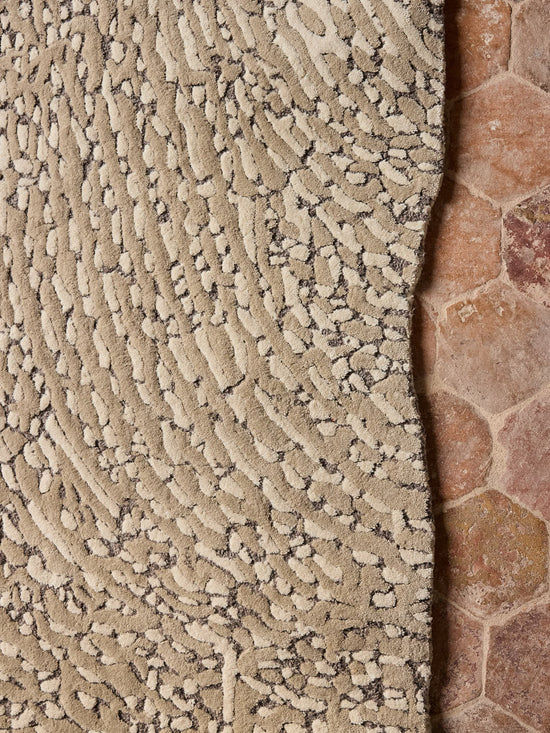 serge-lesage-tapis-umbra-limestone image 4