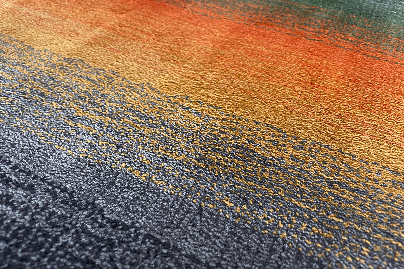 serge-lesage-tapis-moon-vibrant-tapis-arc-en-ciel-d-grad-joyeux image 3