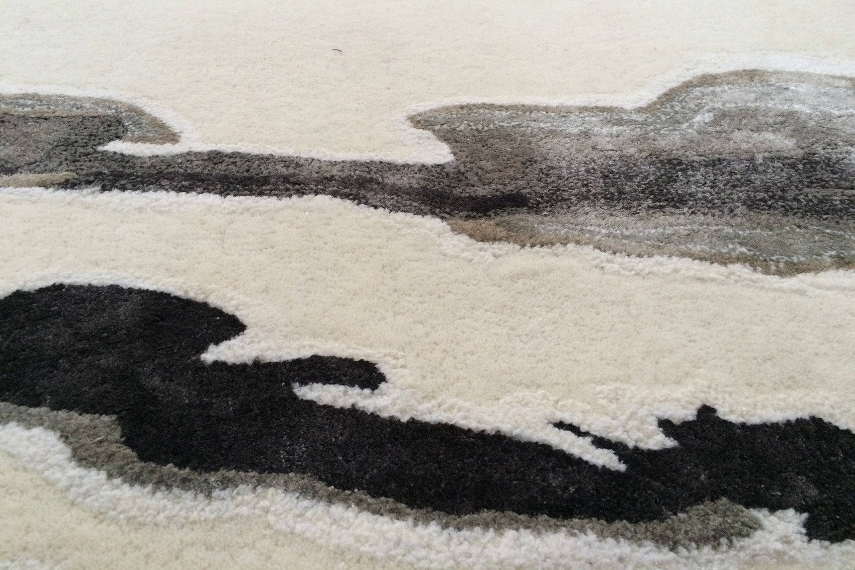serge-lesage-tapis-dakor-gris-tapis-contemporain-chin-beige-gris image 3