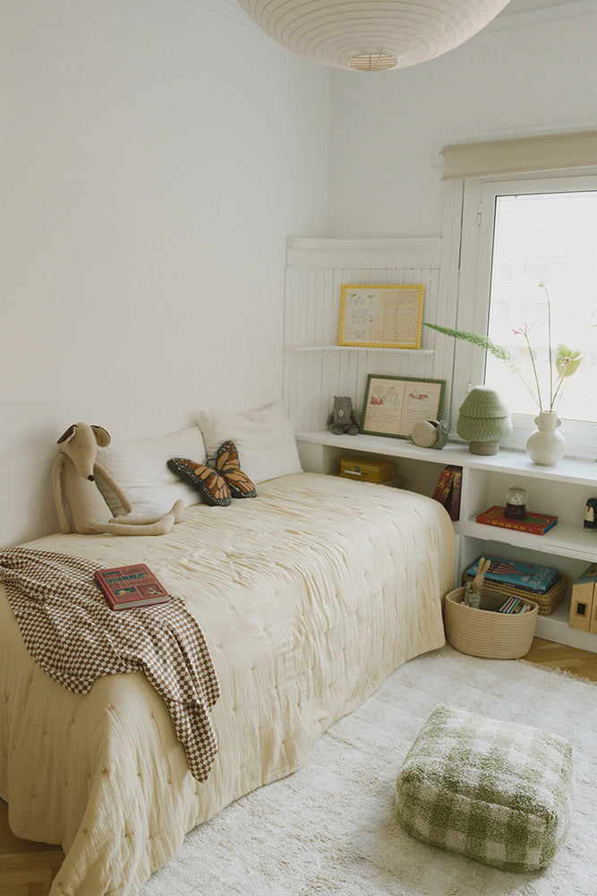 lorena-canals-pouf-vichy-matcha-motif-carreaux-enfant image 4