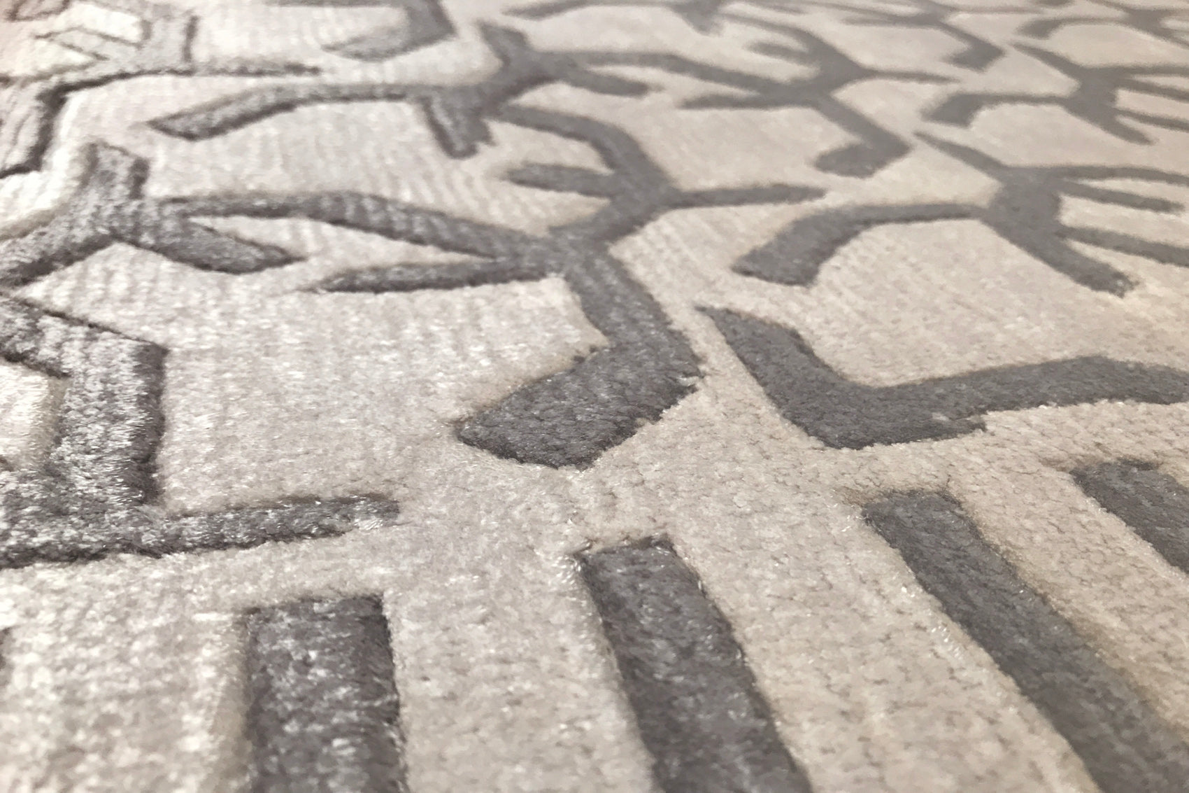 serge-lesage-alienor-tapis-monogramme-classique image 3