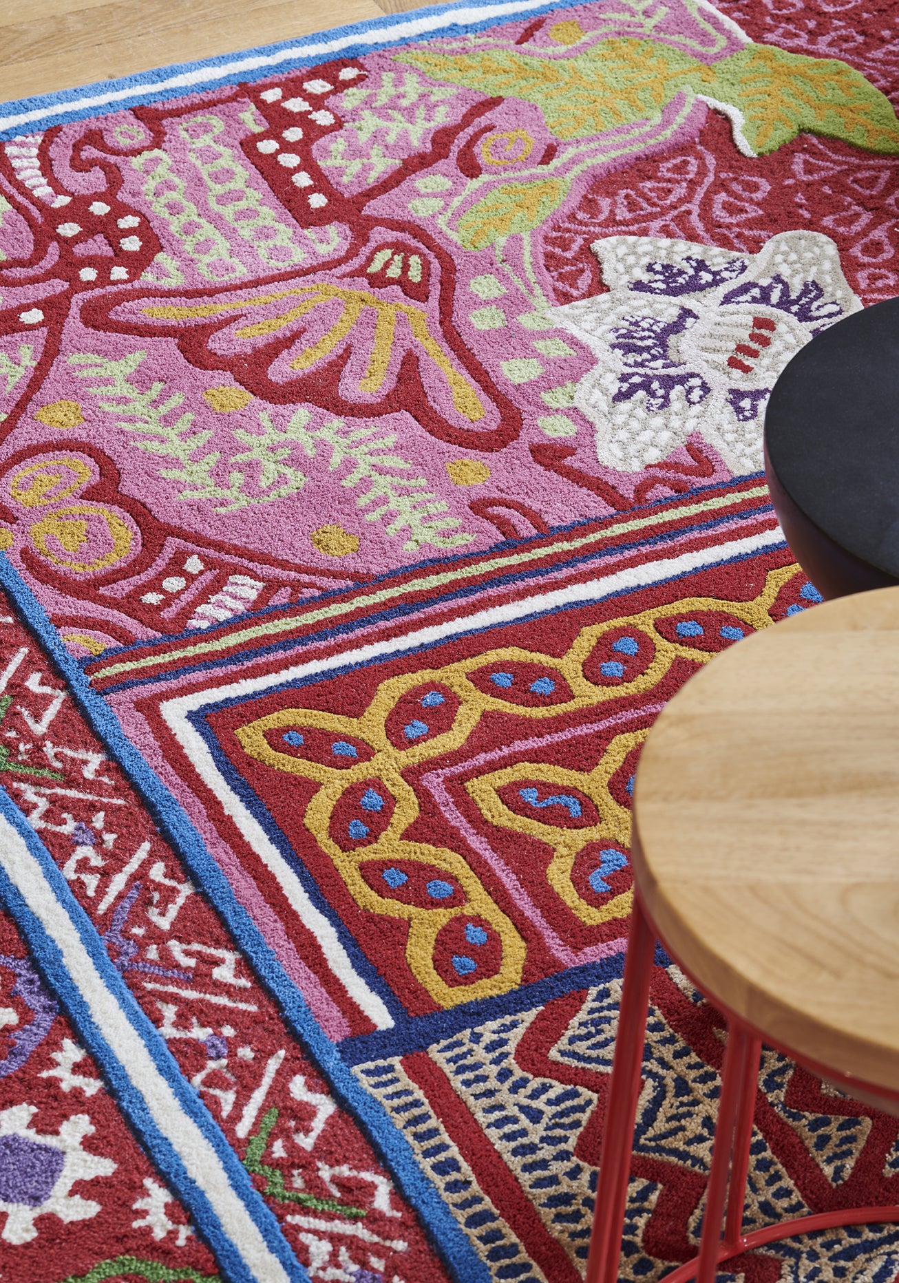 toulemonde-bochart-baya-rouge-tapis-laine-et-soie-v-g-tale-florence-bourel image 2