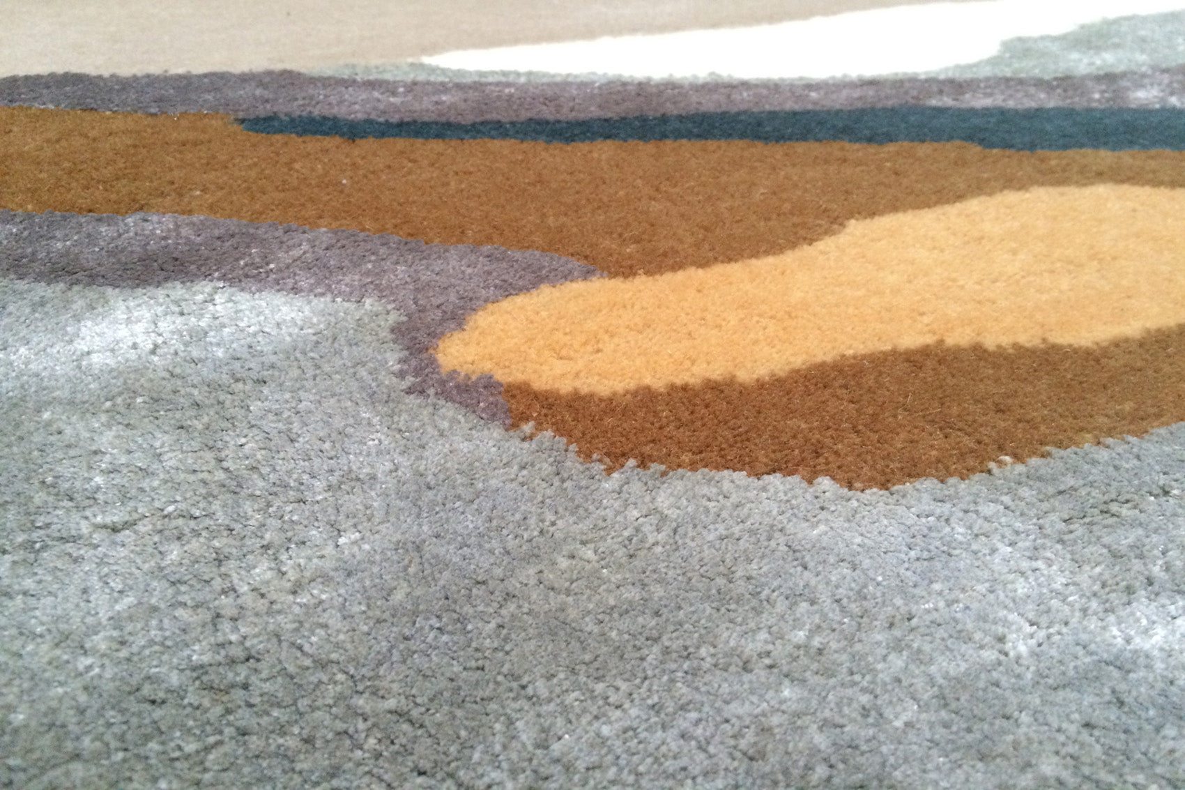 tapis-serge-lesage-fiction-gris-min-ral-tapis-doux-laine-et-soie image 3