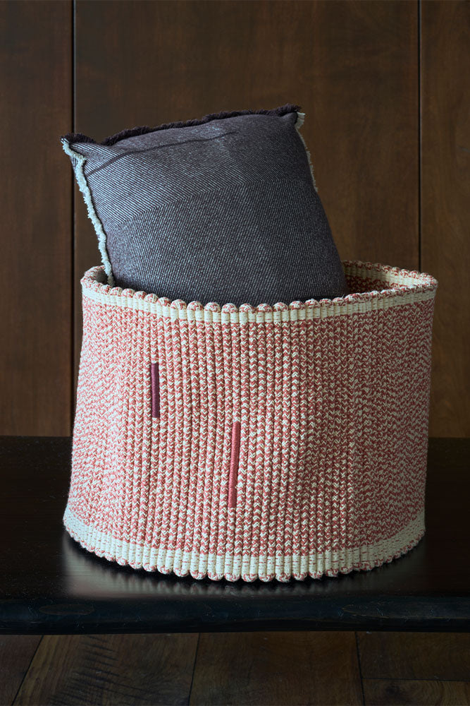 lorena-canals-handloom-vertical-terracotta-panier-en-corde-de-coton image 4