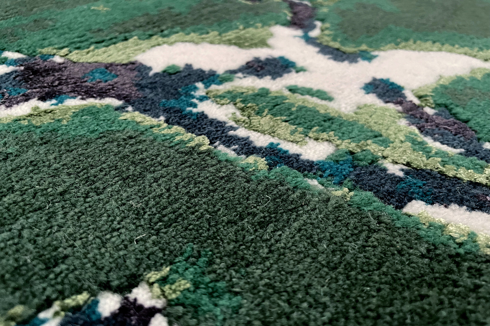 serge-lesage-tapis-gems-vert-malachite-tapis-pierre-apaisant image 3