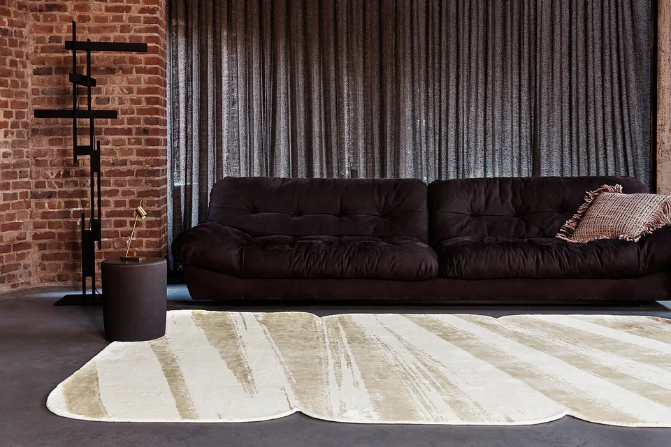 serge-lesage-tapis-lightbeam-cr-me-tapis-contemporain-courbe-cosy image 1
