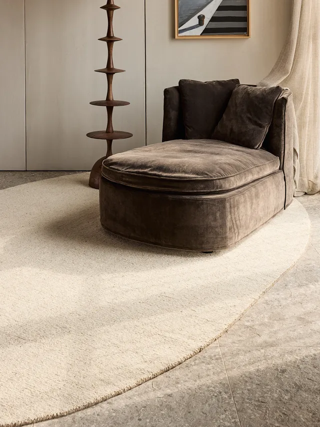 serge-lesage-chalki-beige-tapis-ovale-blanc-collection-cyclades image 1