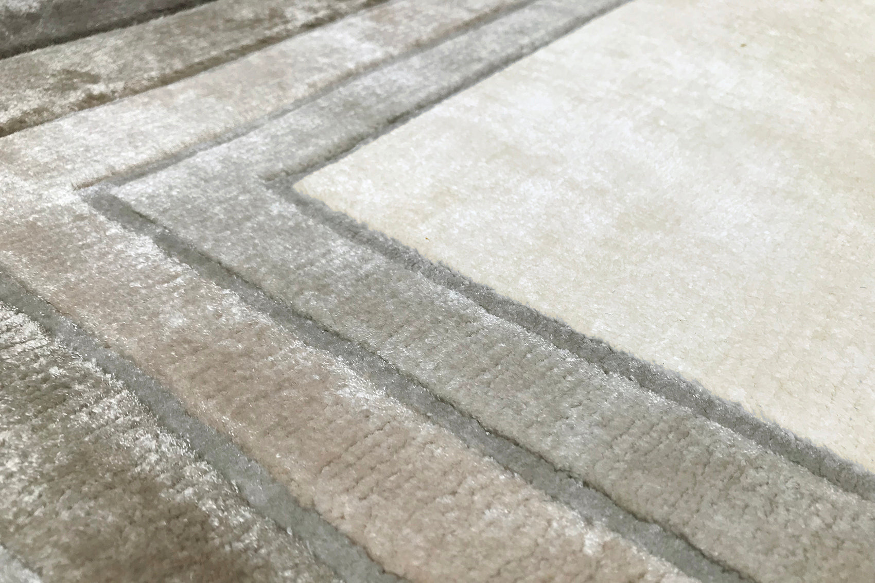 tapis-liliane-creme-serge-lesage-tapis-uni-relief image 3