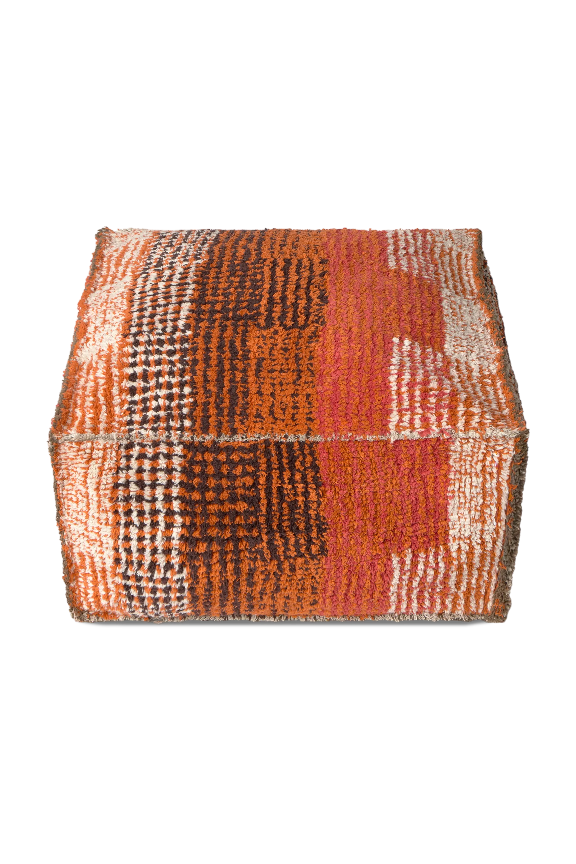 lorena-canals-city-r-versible-maple-red-pouf image 2