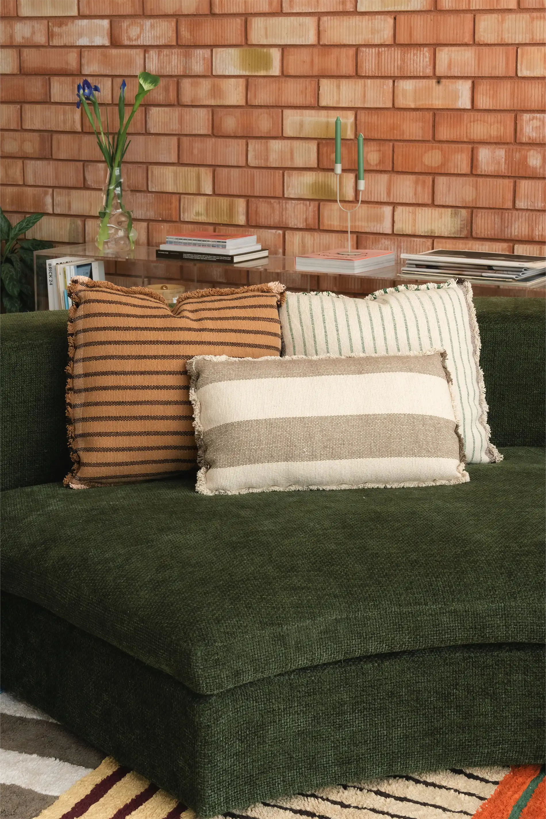 lorena-canals-lines-green-coussin-tiss-main-ray image 4
