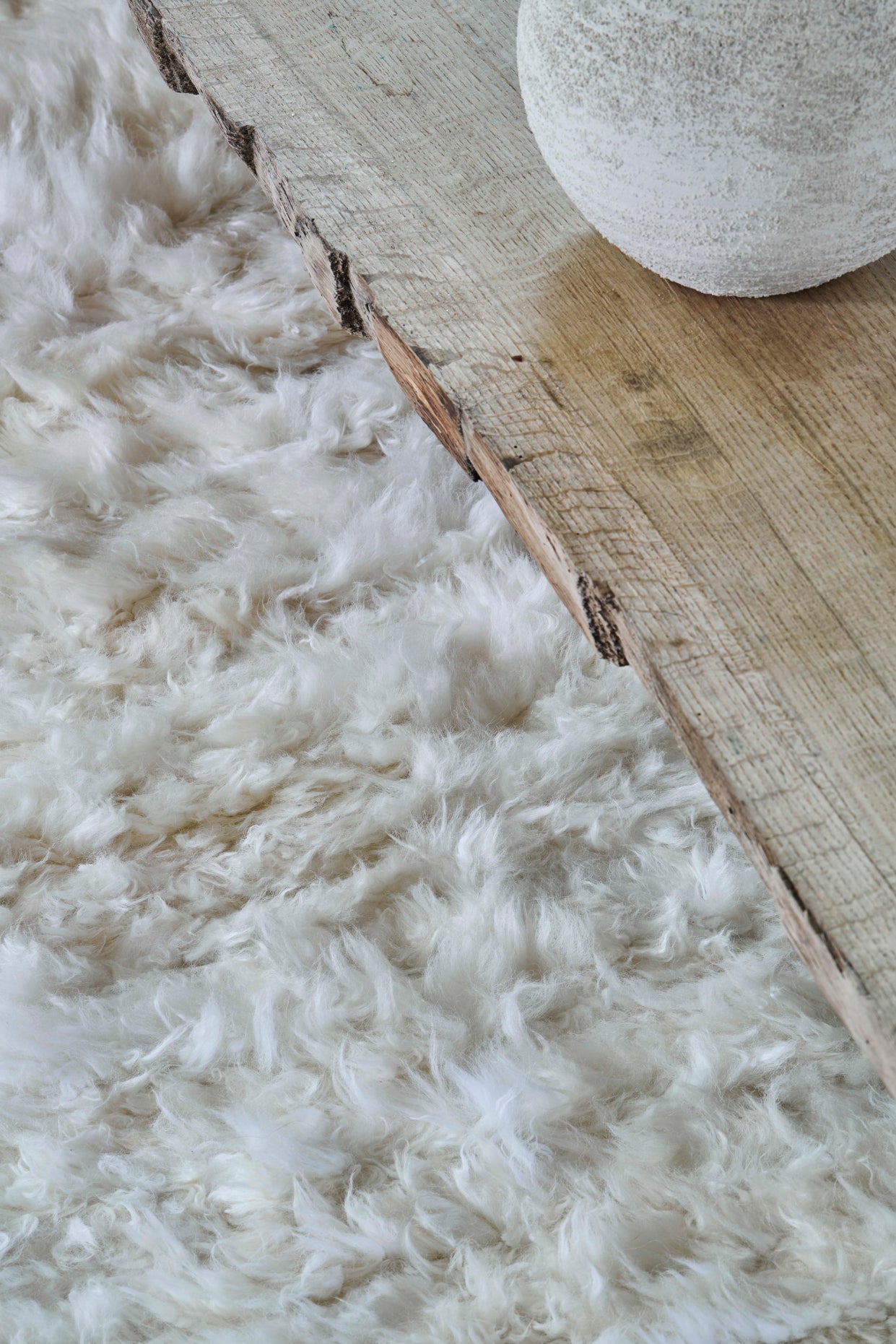 toulemonde-bochart-toison-blanc-cru-tapis-peau-lain-e-tiss-main image 5
