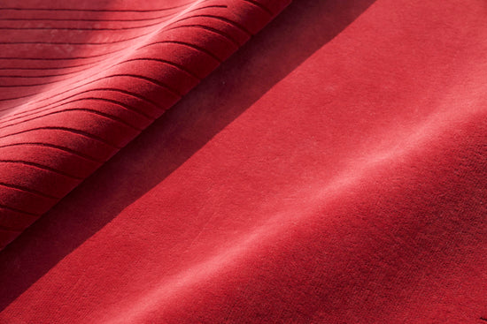 tapis-serge-lesage-chuva-carmine-laine-m-rinos-rouge-sculpt image 3