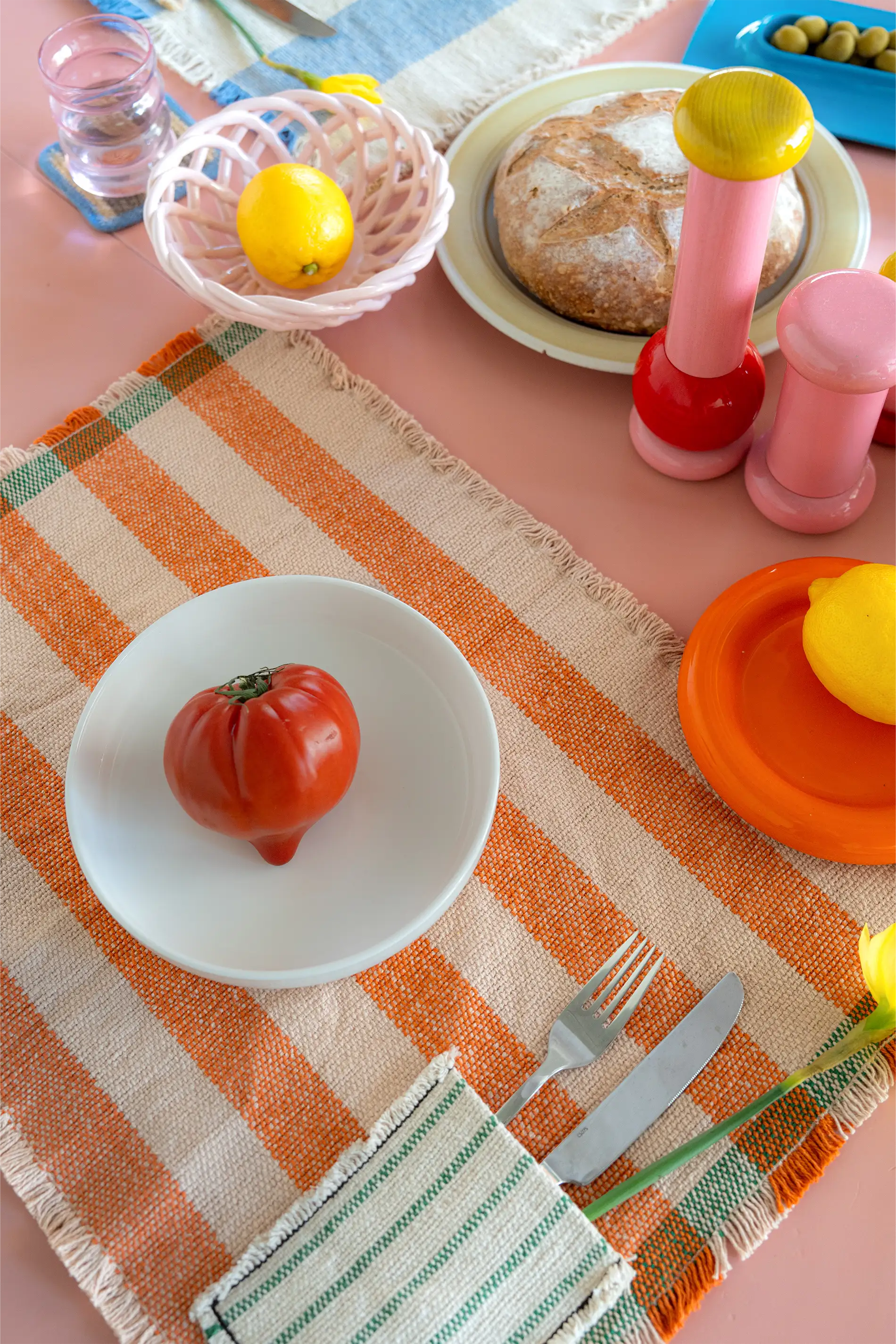 lorena-canals-pack-de-2-sets-de-table-handloom-avec-poche-terracotta image 2