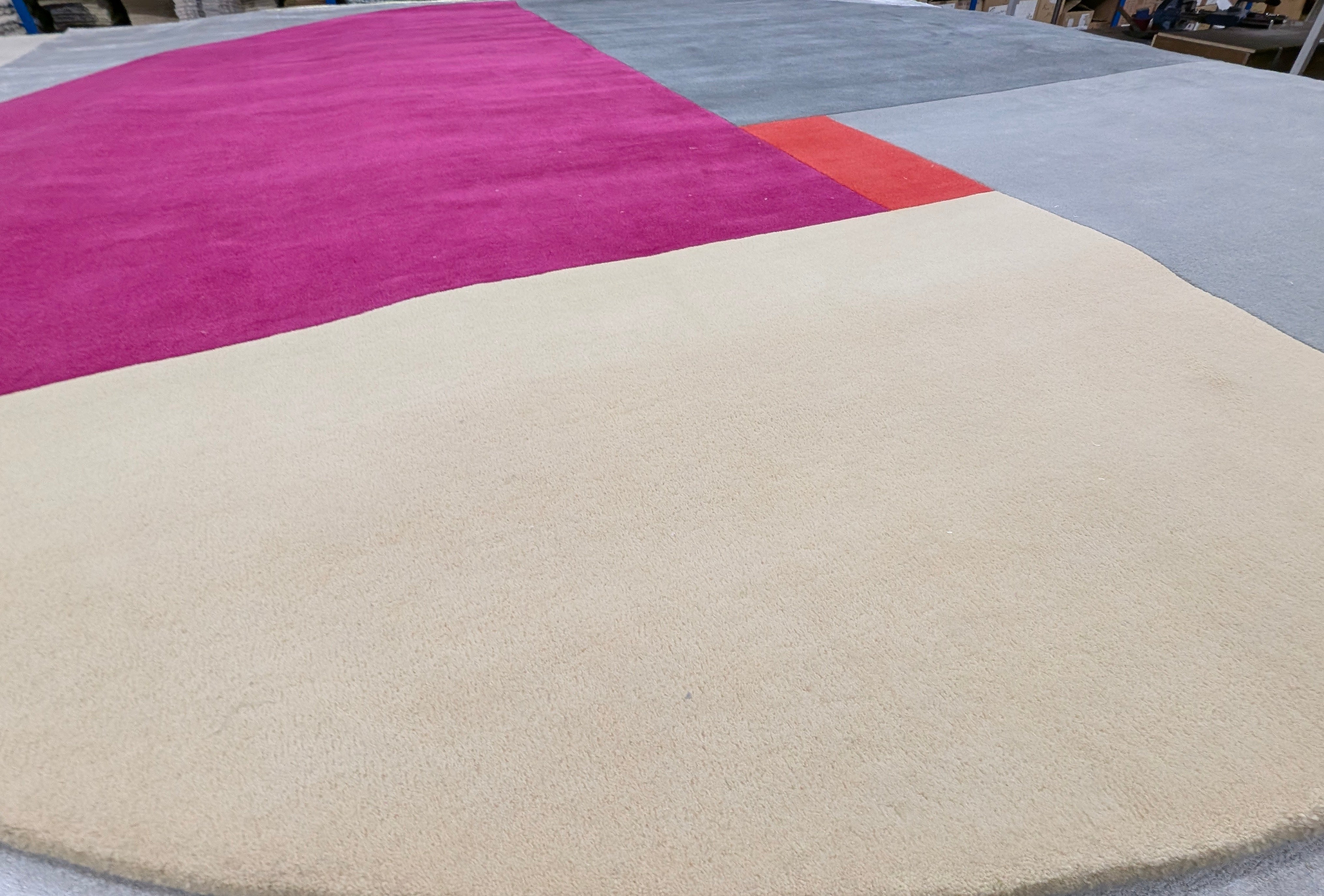 serge-lesage-cr-ation-diam-300-tapis-rond-iconics image 2