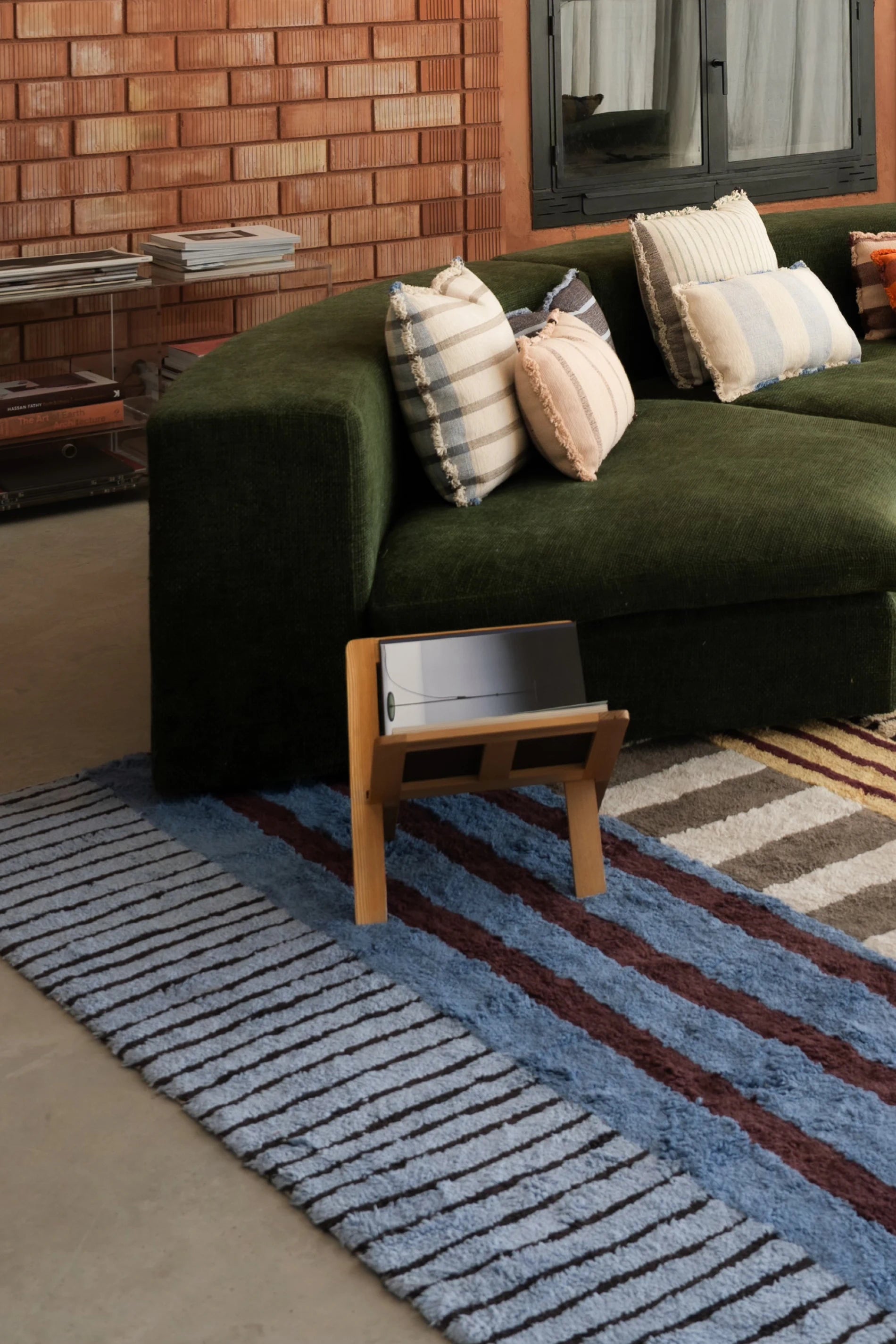lorena-canals-tapis-lavable-color-on-indigo-blue-tapis-en-coton image 3