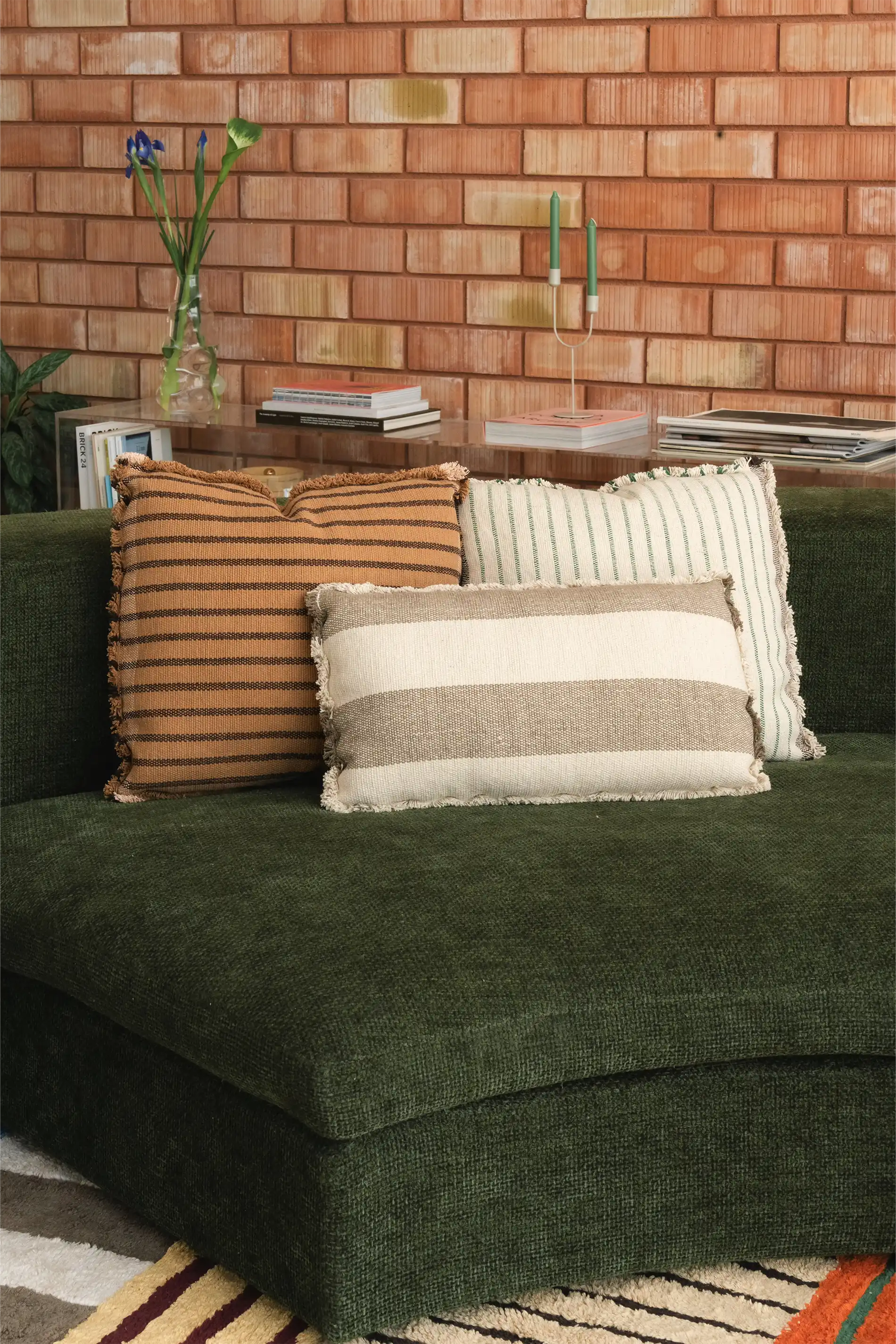 lorena-canals-lines-brown-coussin-rectangulaire-tiss-main image 3