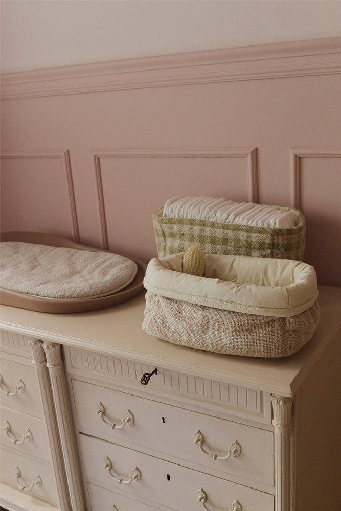lorena-canals-panier-matelass-rose-chambre-b-b image 2