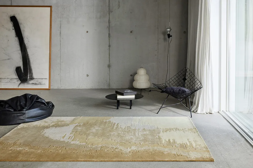 serge-lesage-hoek-tapis-beige-abstrait-relief image 1