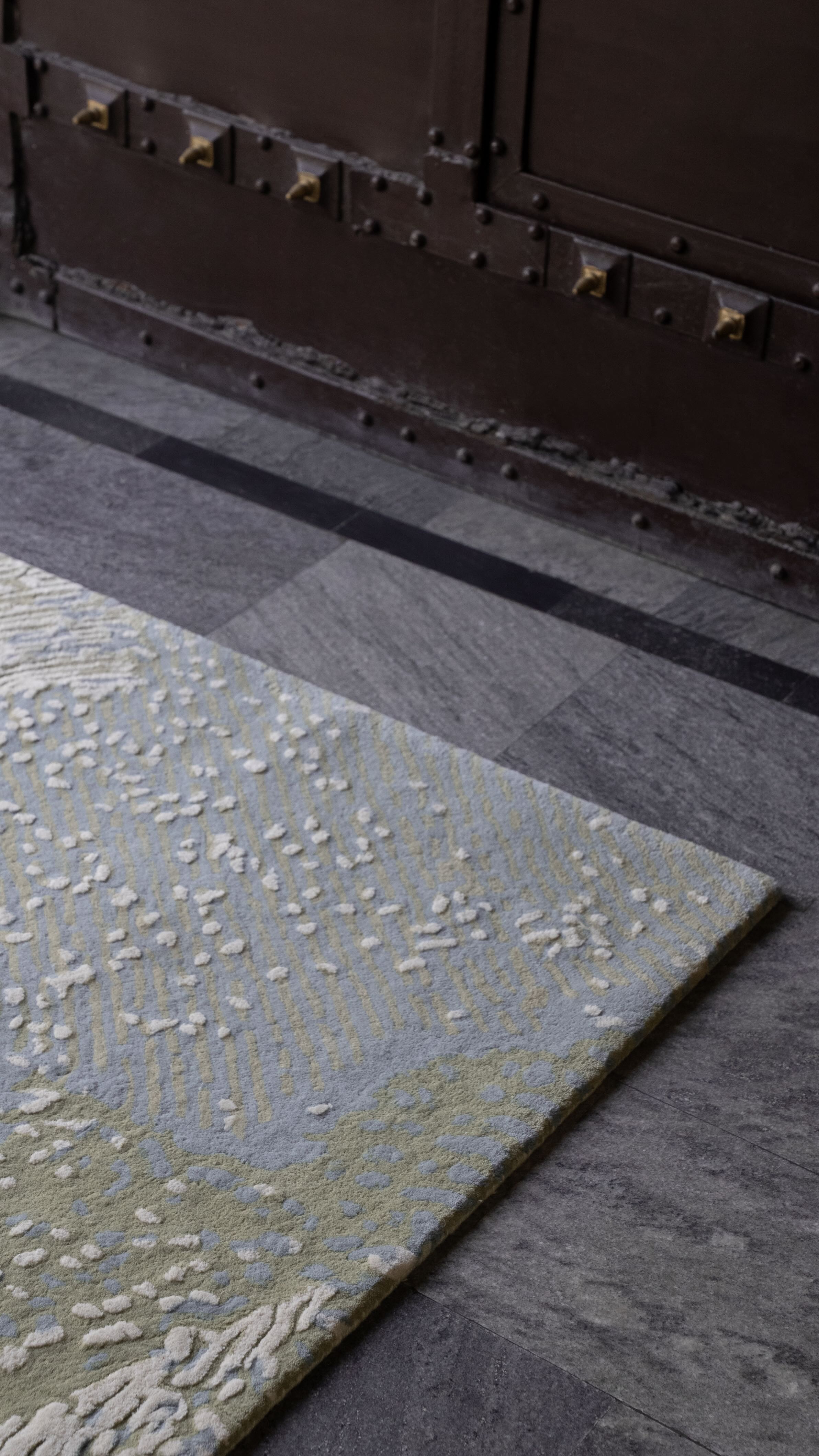 serge-lesage-tapis-niebla-amazonite-motifs-lignes-et-cercles image 4