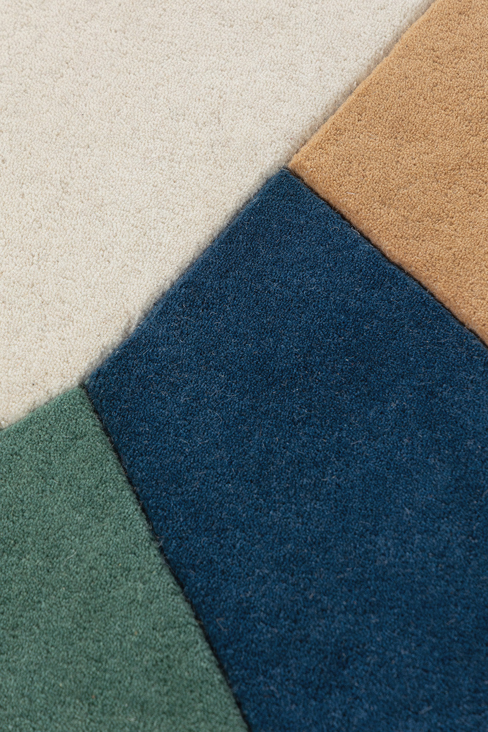 toulemonde-bochart-facette-tapis-g-om-trique-art-d-co image 7