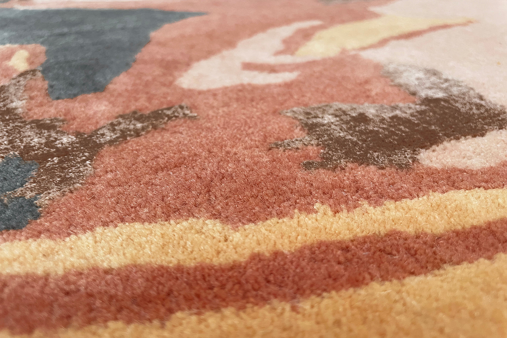serge-lesage-mistral-terracotta-tapis-textur-ocre-rouge image 3