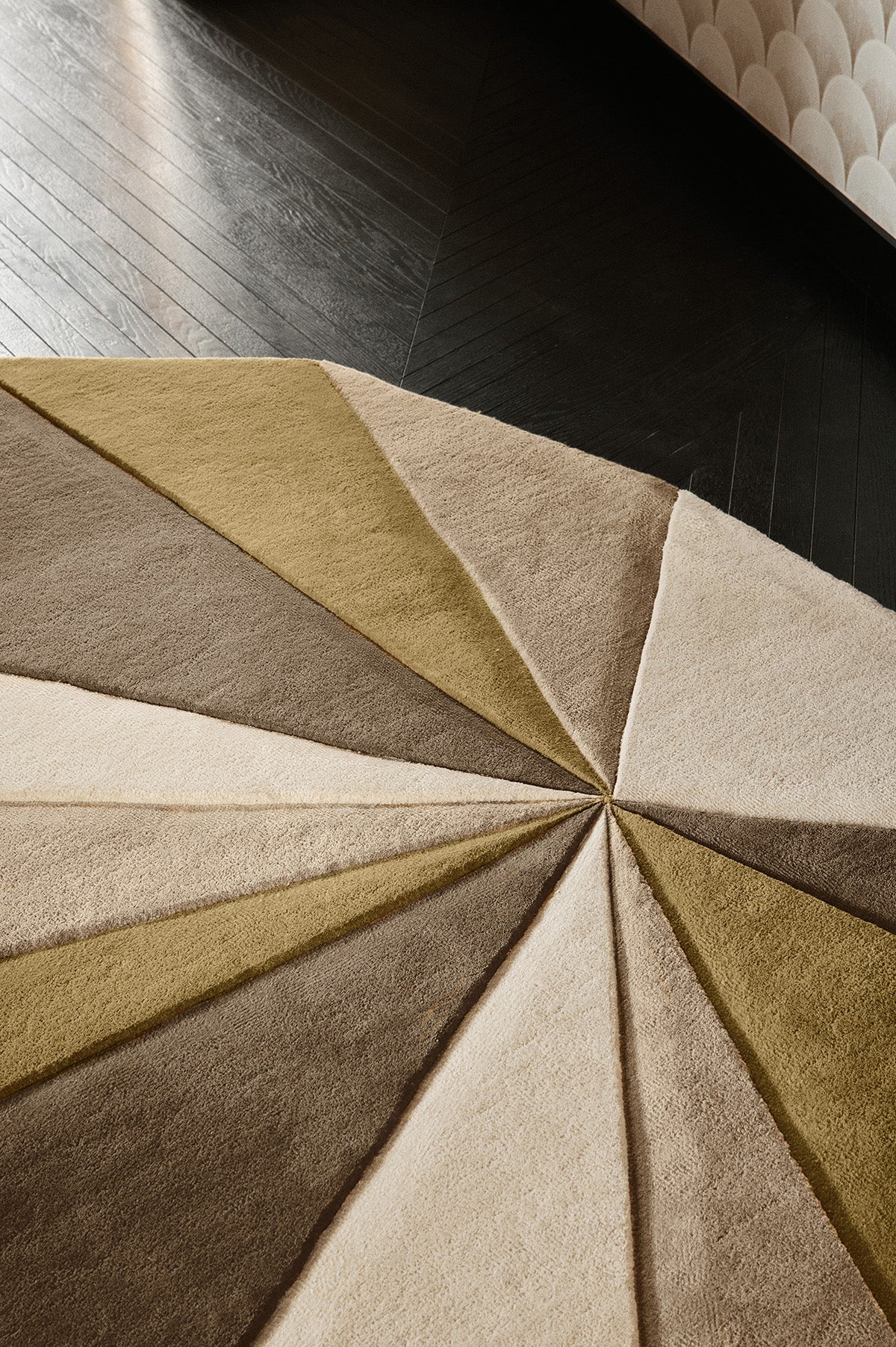 toulemonde-bochart-ventail-tapis-motif-rayonnant image 4
