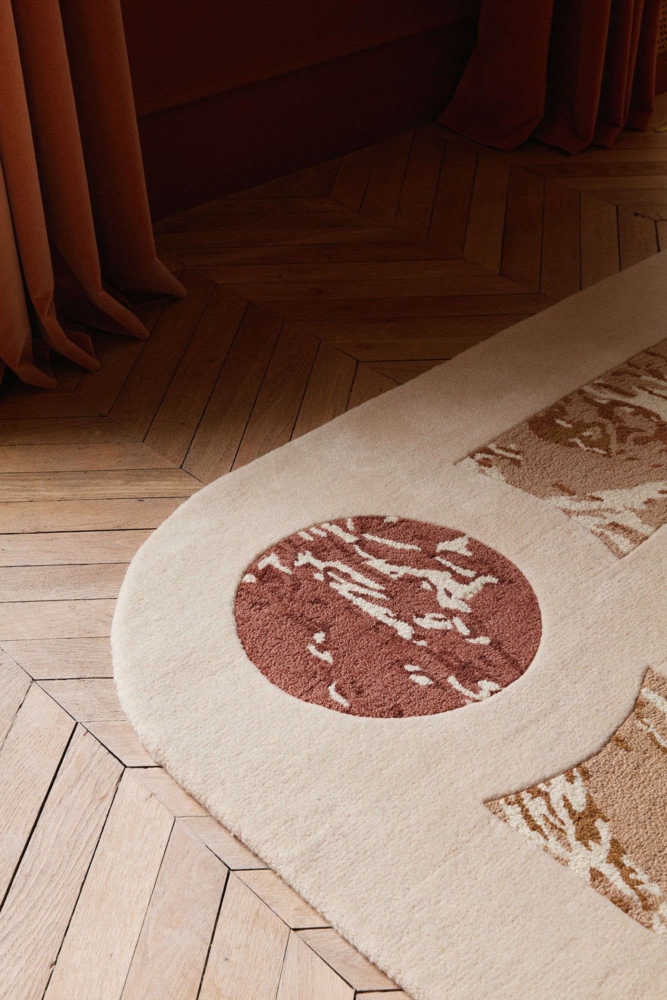 toulemonde-bochart-paladio-tapis-tuft-main-effet-marbre-marqueterie image 3