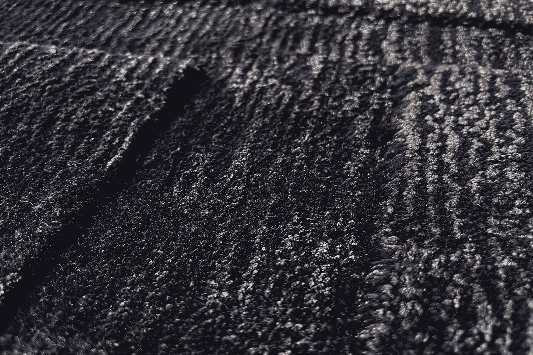 serge-lesage-tapis-point-of-view-noir-de-lune image 3