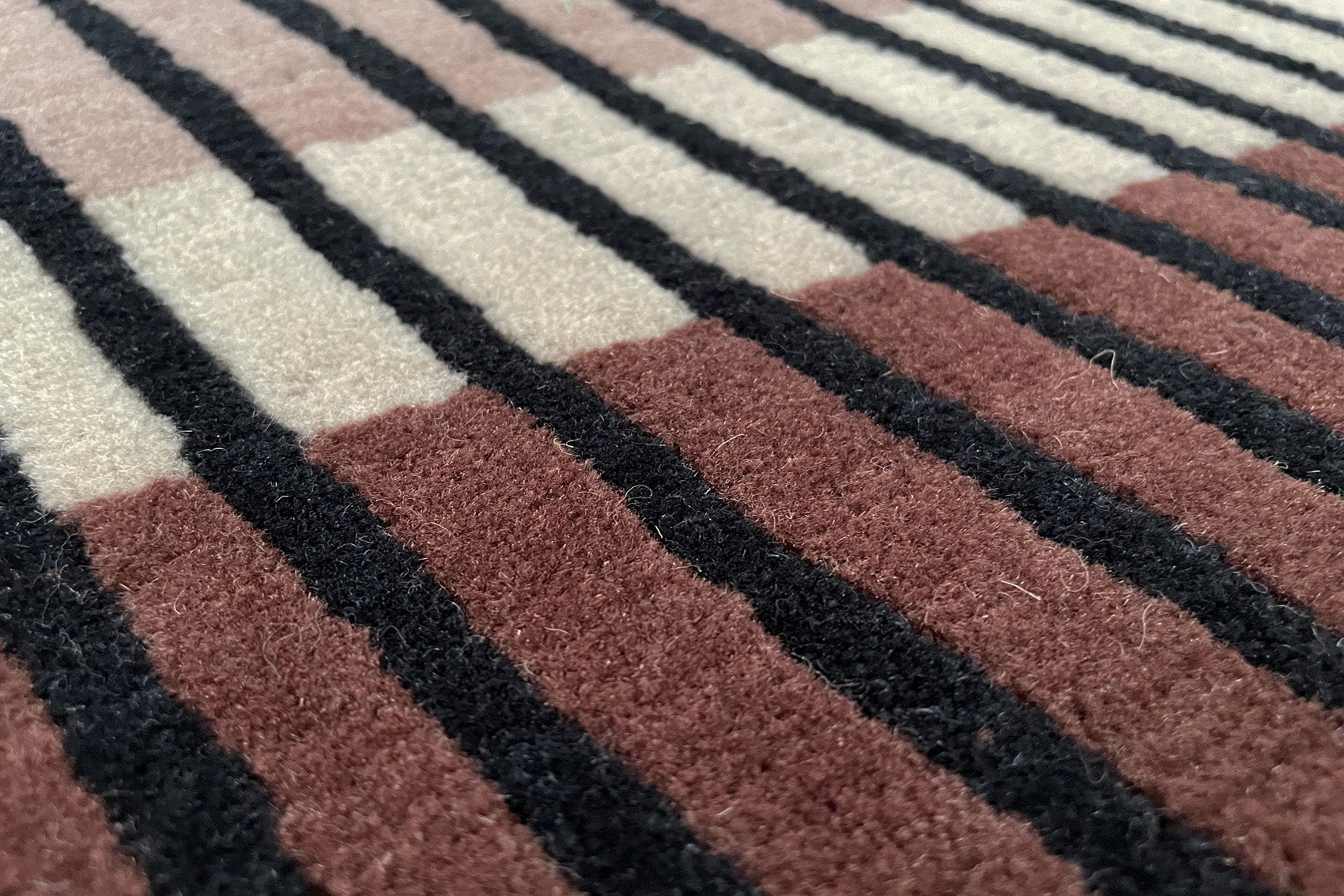 serge-lesage-tapis-snoop-bois-de-rose-tapis-iconics-color-block image 3