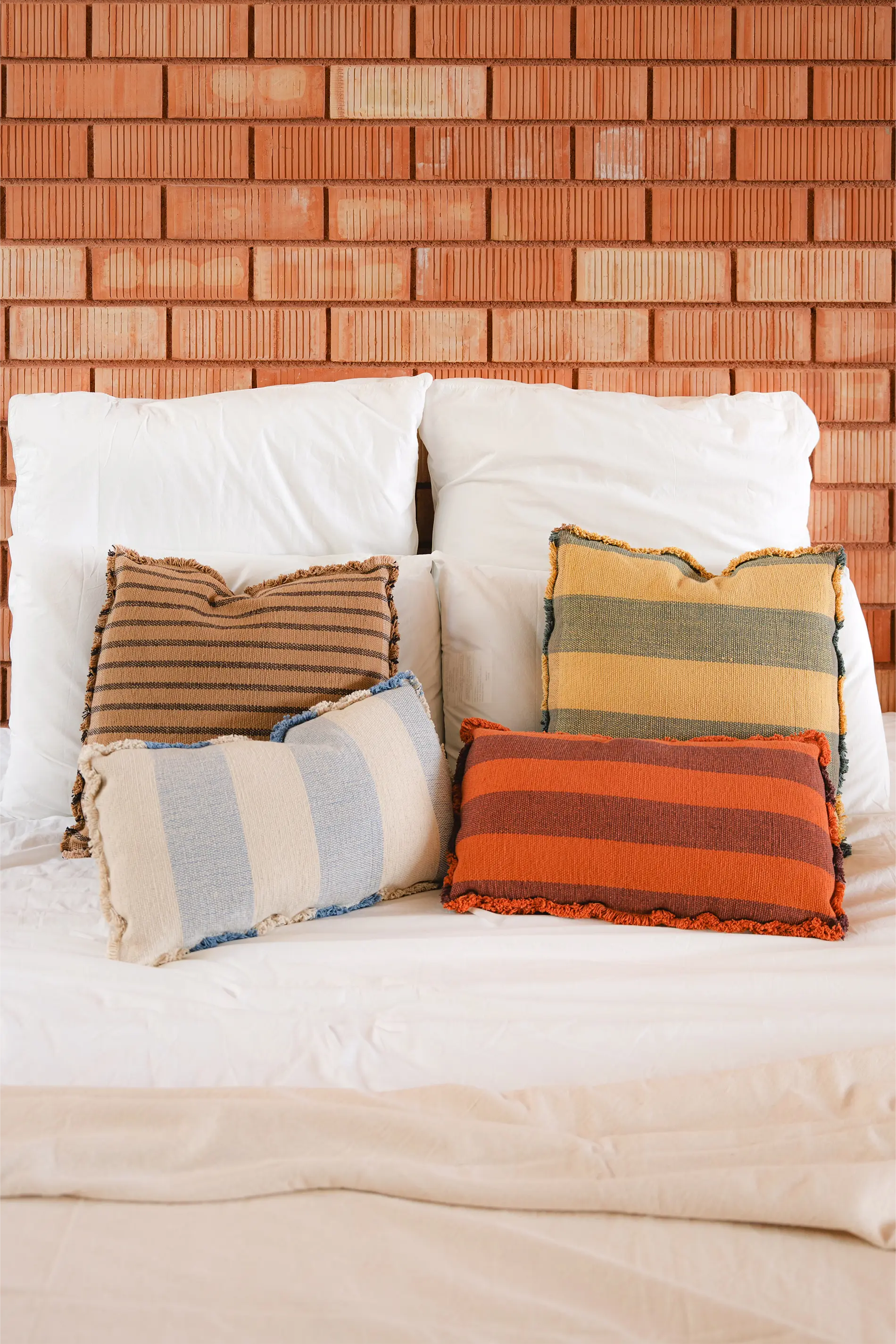 lorena-canals-lines-terrazzo-coussin-chroma-stripes image 4
