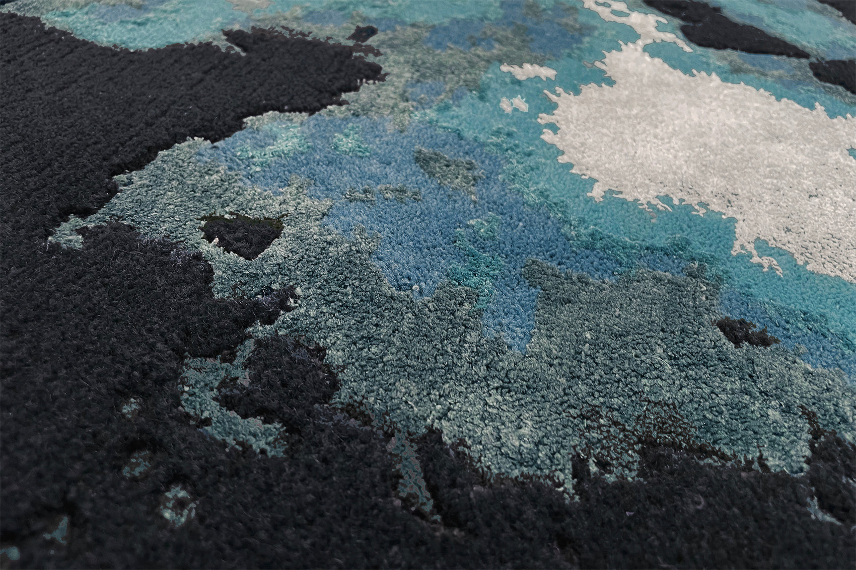 serge-lesage-behind-bleu-tapis-original image 3